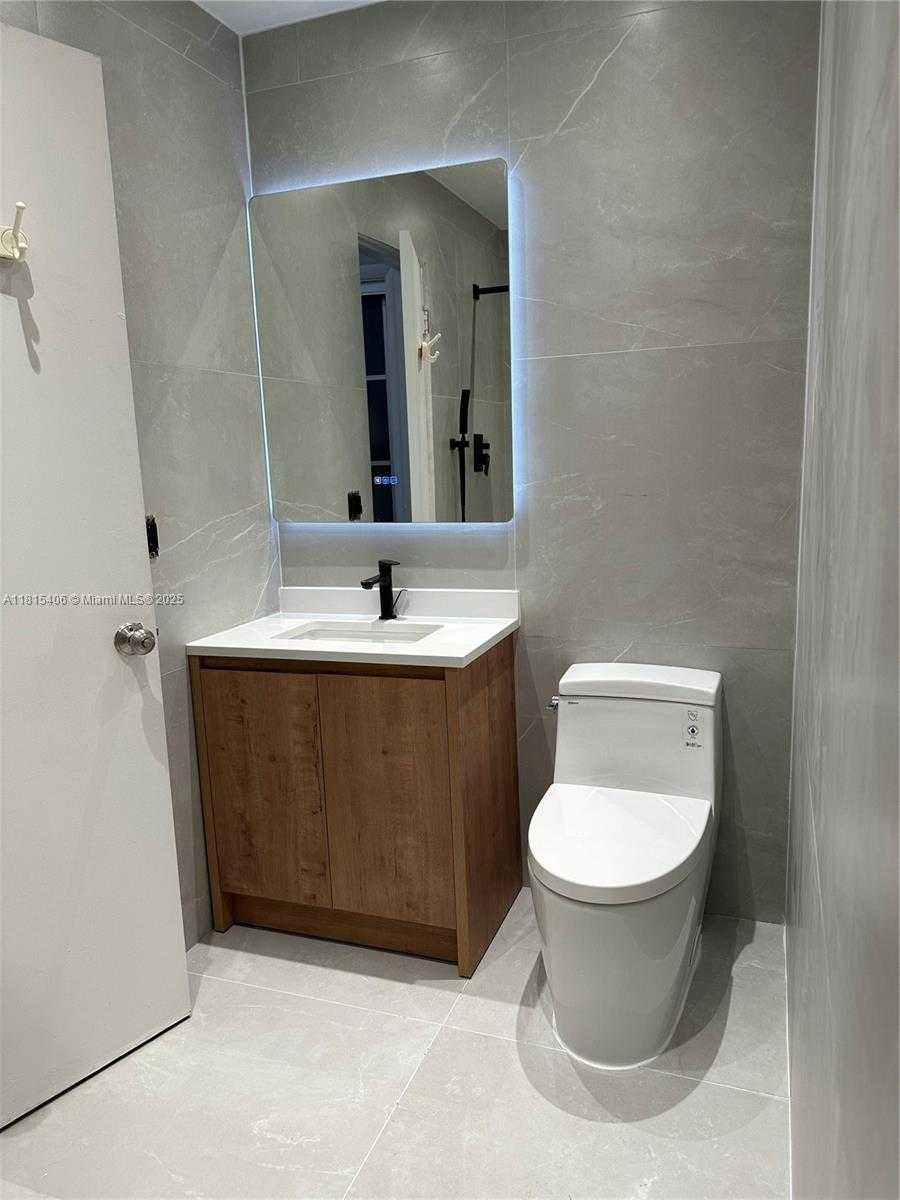 Small Image of 20903 LEEWARD CT #311-1, Aventura Number 21