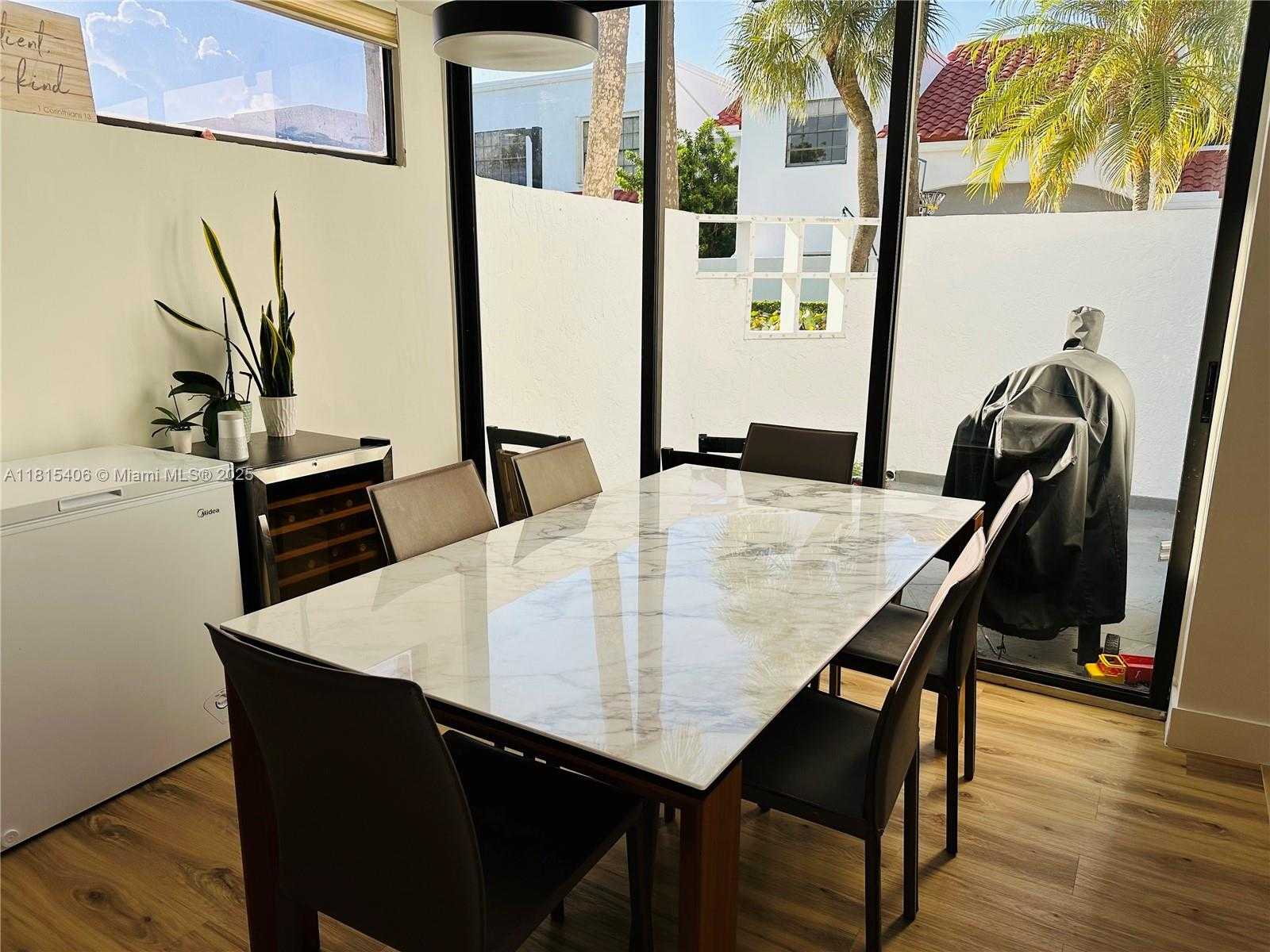 Small Image of 20903 LEEWARD CT #311-1, Aventura Number 6
