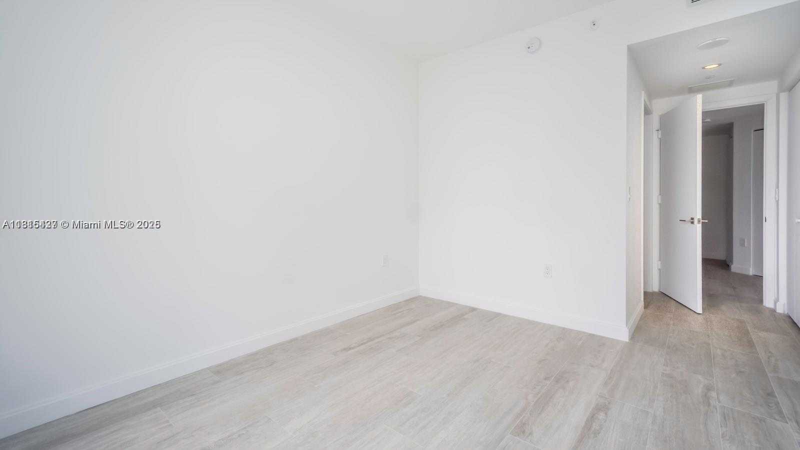 Small Image of 45 SOUTH WEST 9TH ST #3303, Miami Number 15