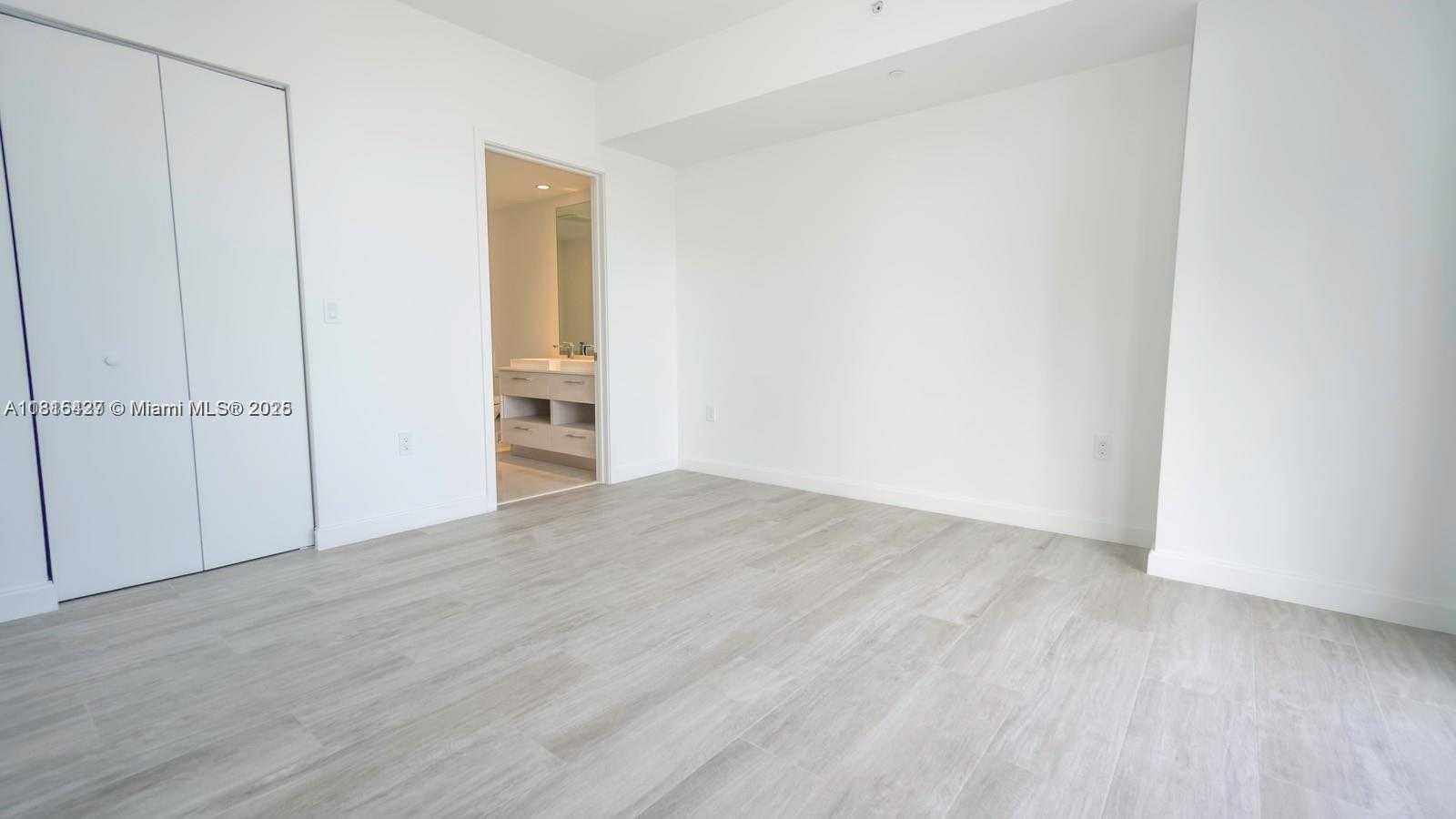 Small Image of 45 SOUTH WEST 9TH ST #3303, Miami Number 17