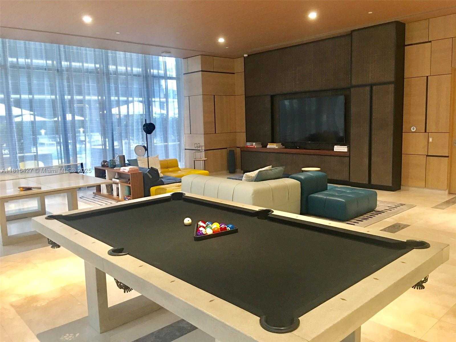 Small Image of 45 SOUTH WEST 9TH ST #3303, Miami Number 24