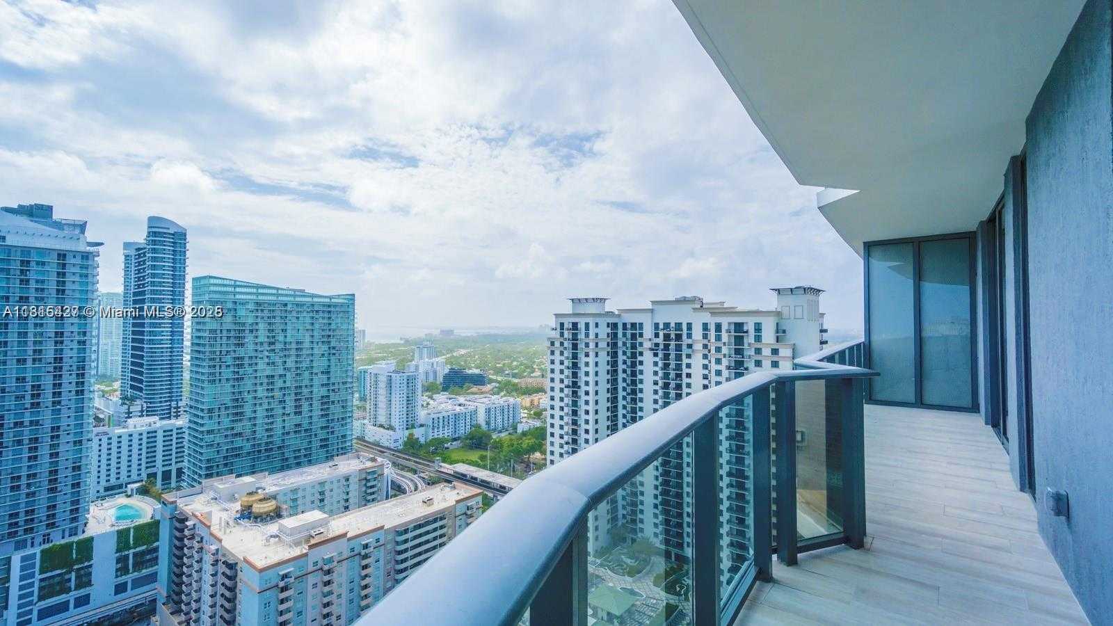 Small Image of 45 SOUTH WEST 9TH ST #3303, Miami Number 6