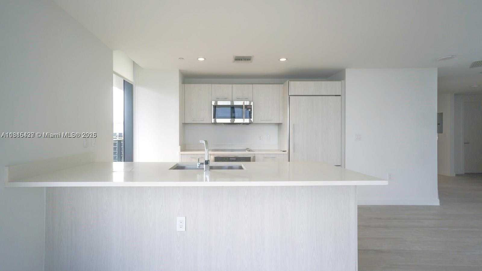 Small Image of 45 SOUTH WEST 9TH ST #3303, Miami Number 8