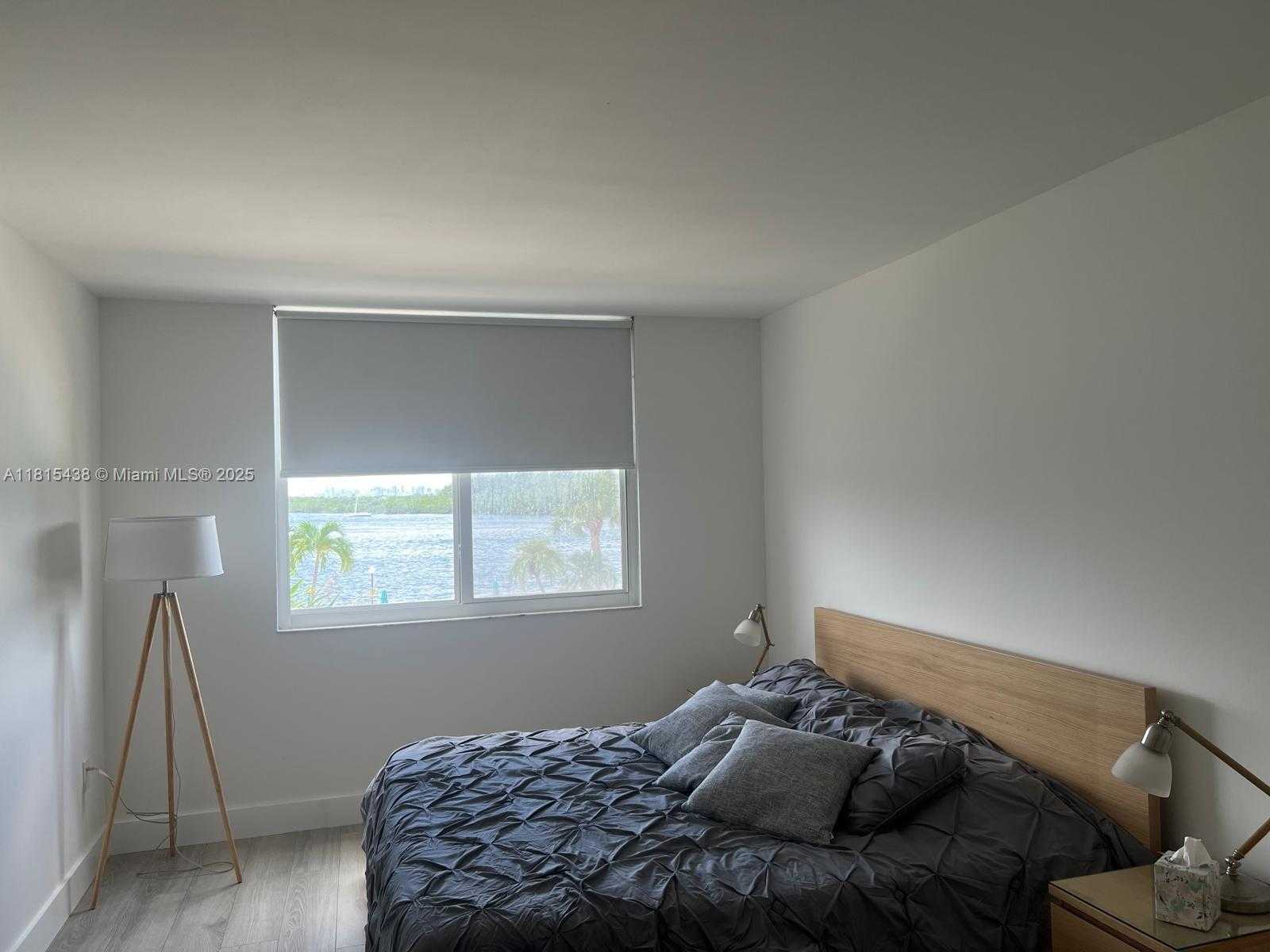 Small Image of 300 BAYVIEW DR #214, Sunny Isles Beach Number 18