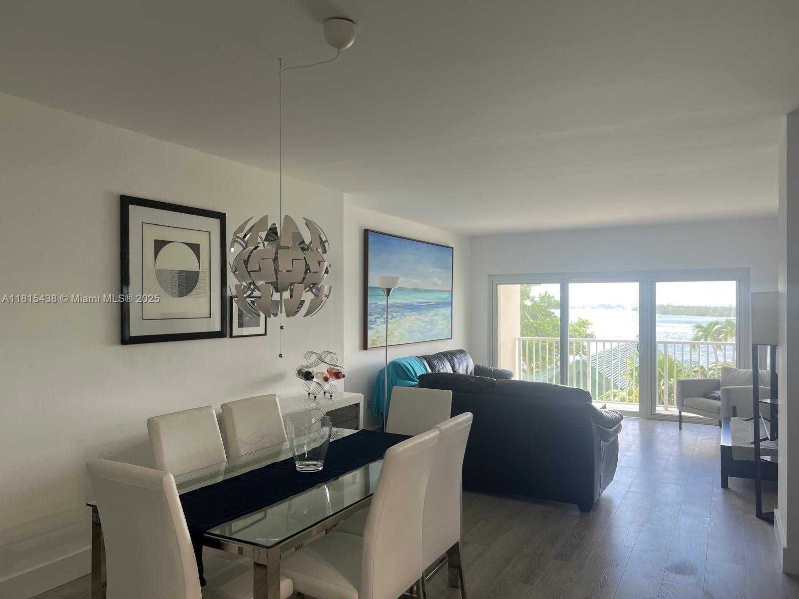 Small Image of 300 BAYVIEW DR #214, Sunny Isles Beach Number 2