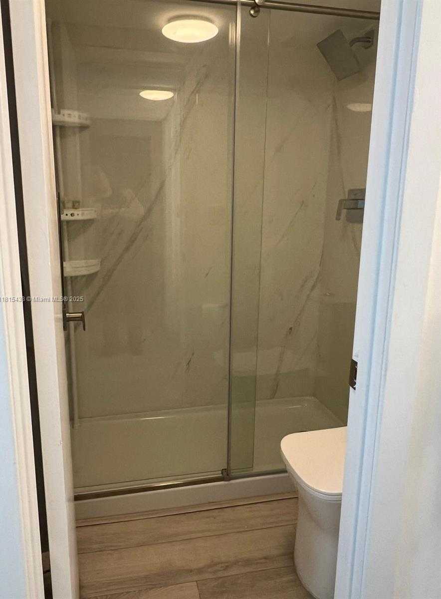 Small Image of 300 BAYVIEW DR #214, Sunny Isles Beach Number 21