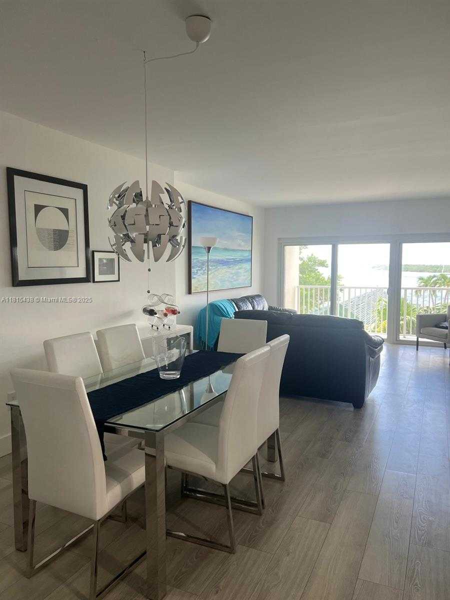 Small Image of 300 BAYVIEW DR #214, Sunny Isles Beach Number 3