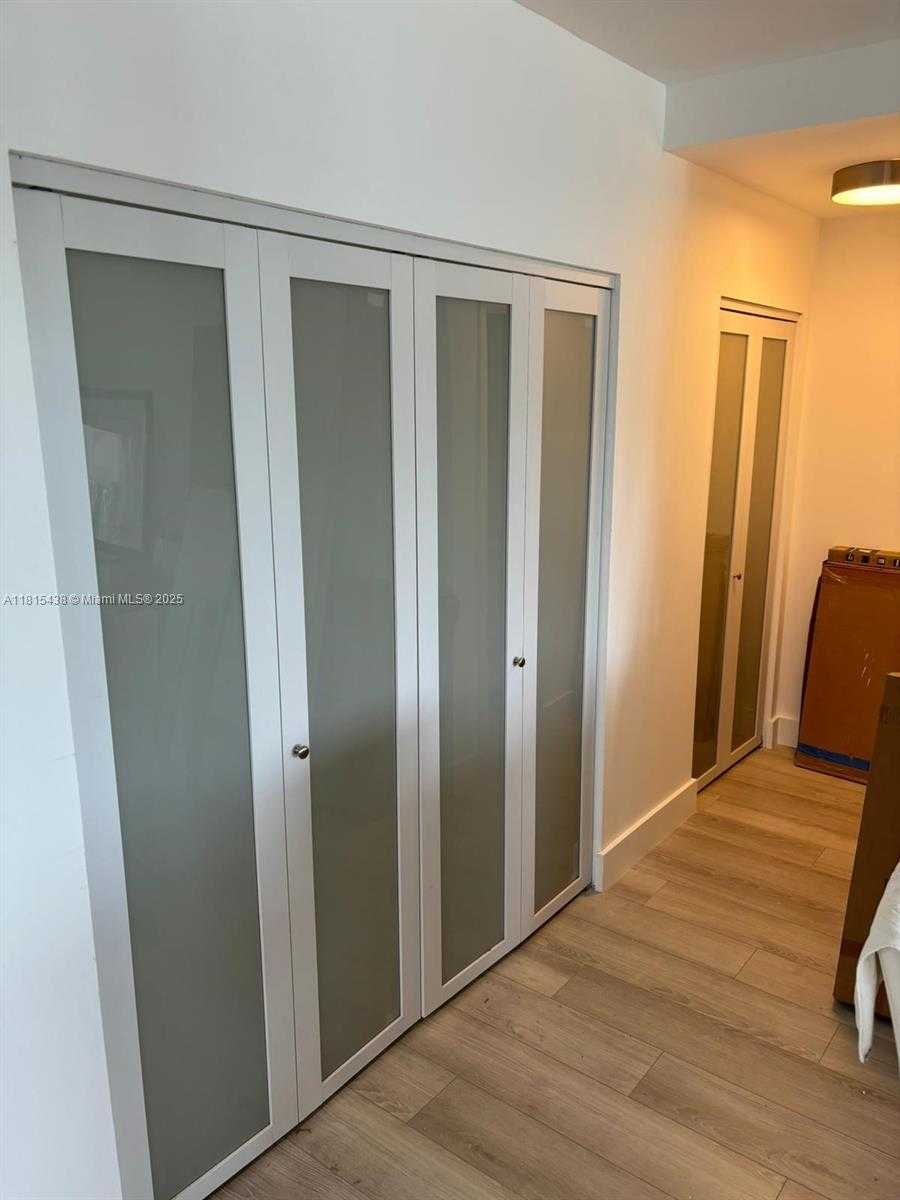 Small Image of 300 BAYVIEW DR #214, Sunny Isles Beach Number 7