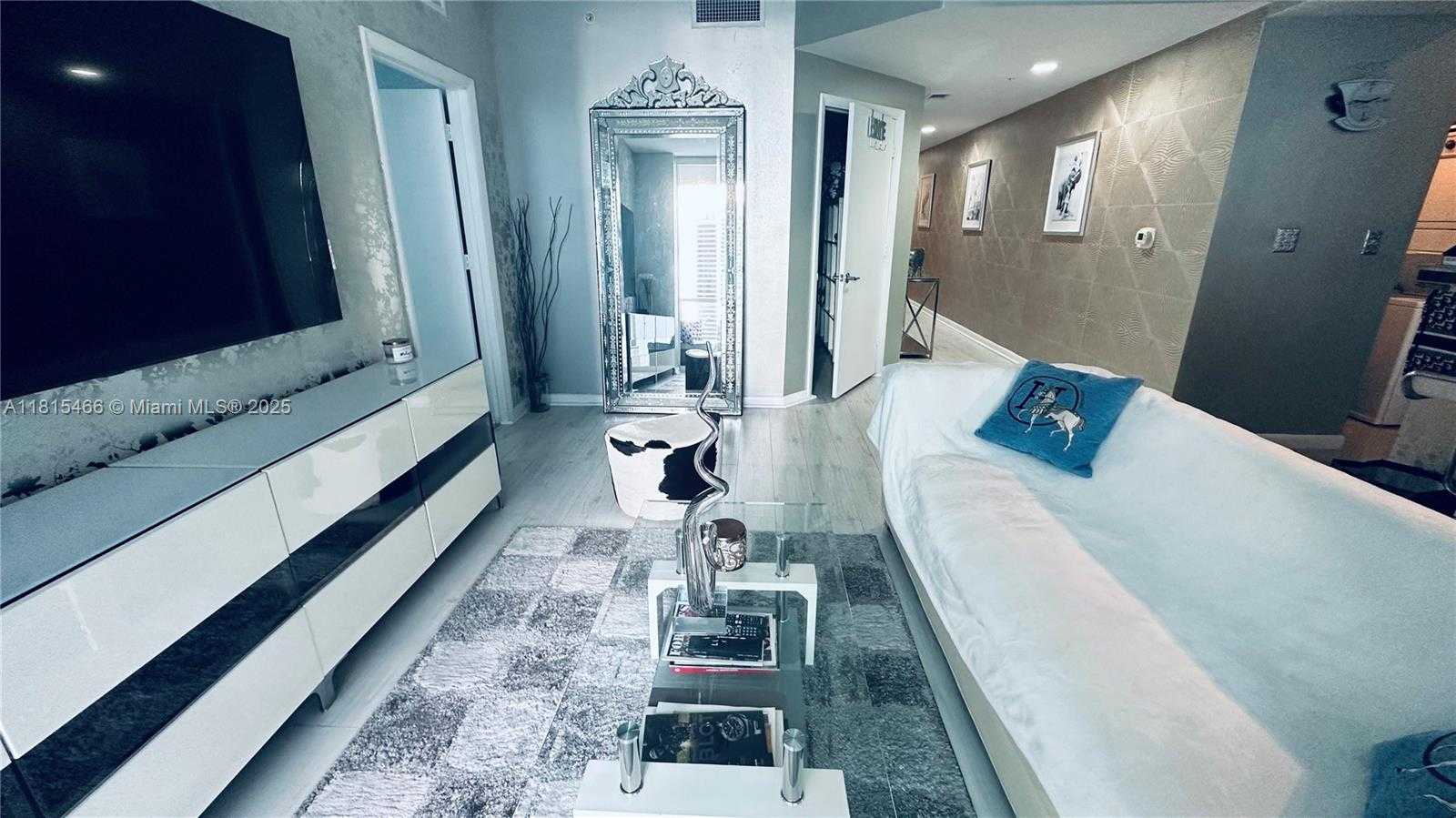 Small Image of 253 NORTH EAST 2ND ST #1602, Miami Number 19
