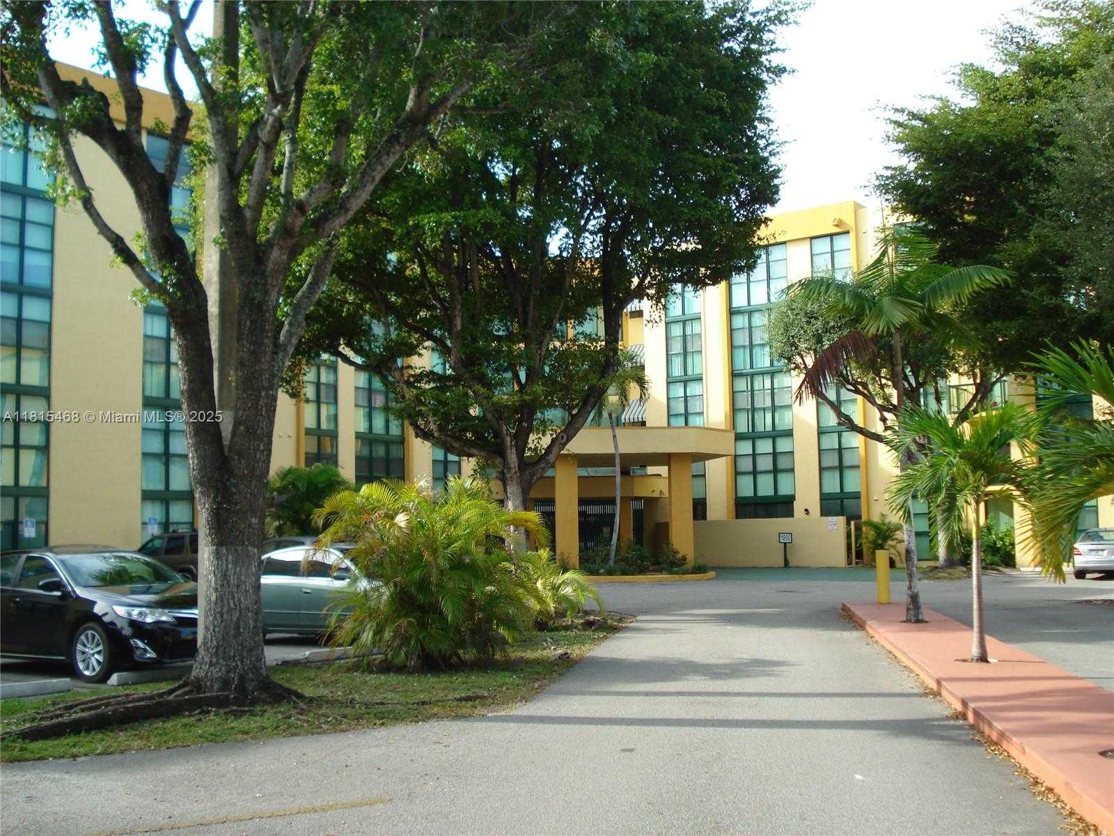 Small Image of 11790 SOUTH WEST 18 ST #124, Miami Number 19