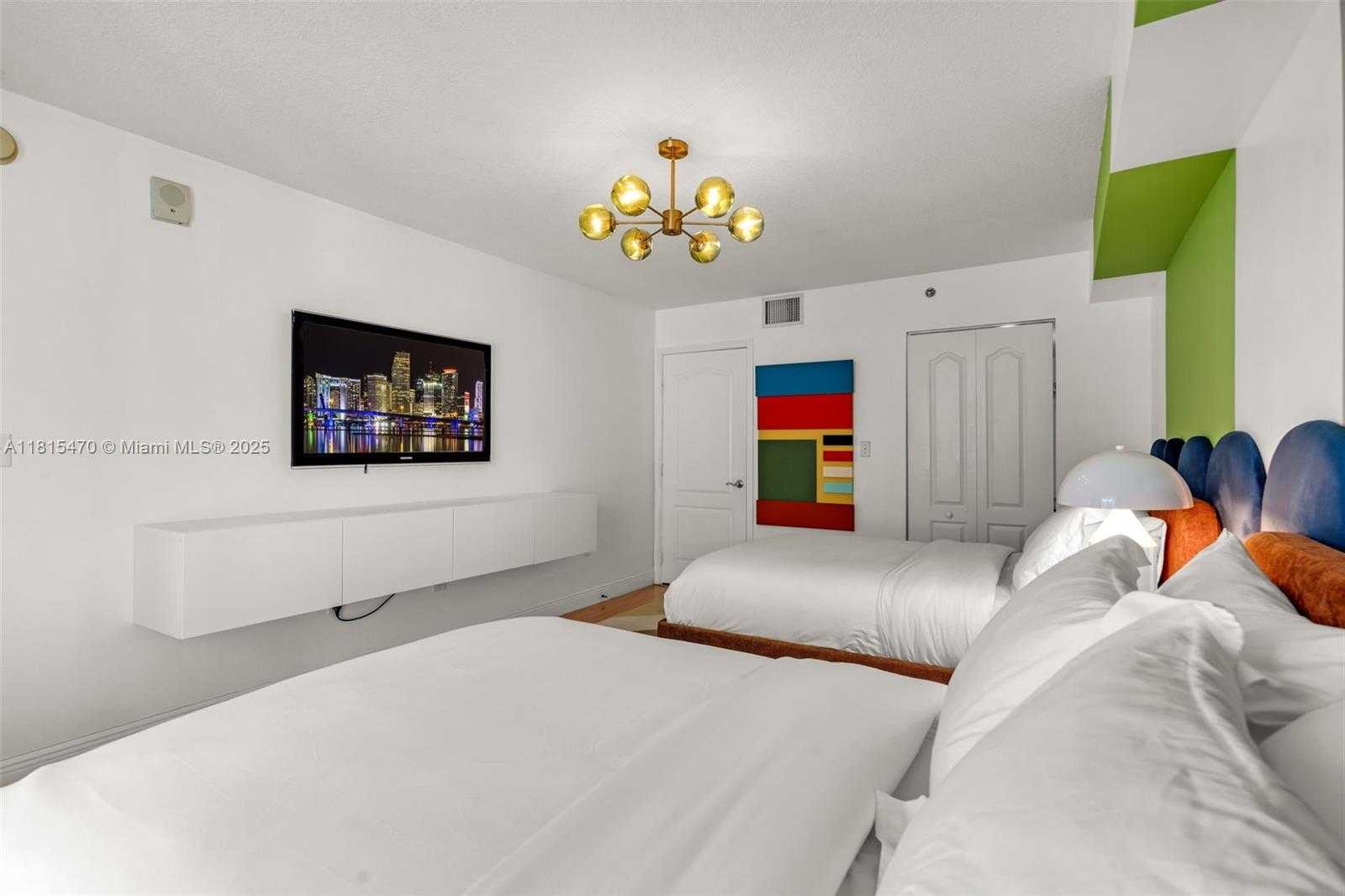 Small Image of 1200 BRICKELL BAY DR #2409, Miami Number 12