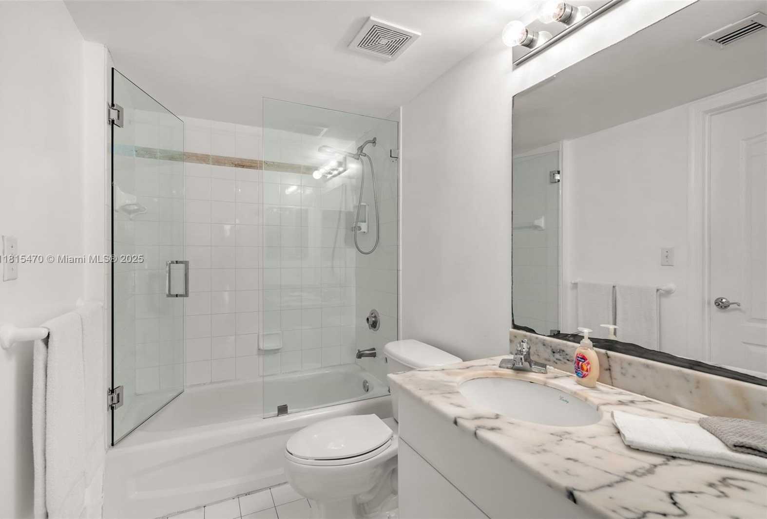 Small Image of 1200 BRICKELL BAY DR #2409, Miami Number 7