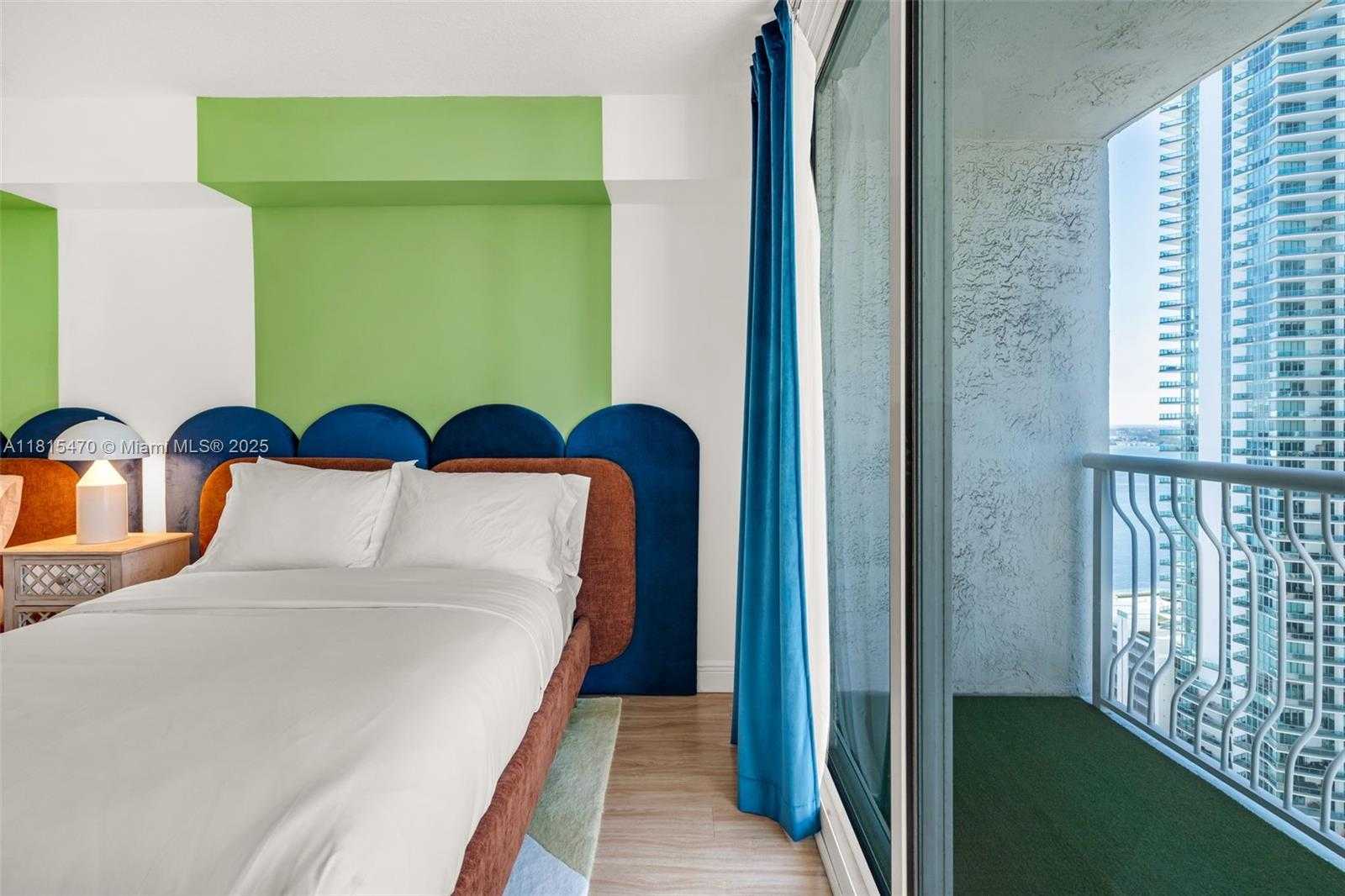 Small Image of 1200 BRICKELL BAY DR #2409, Miami Number 9