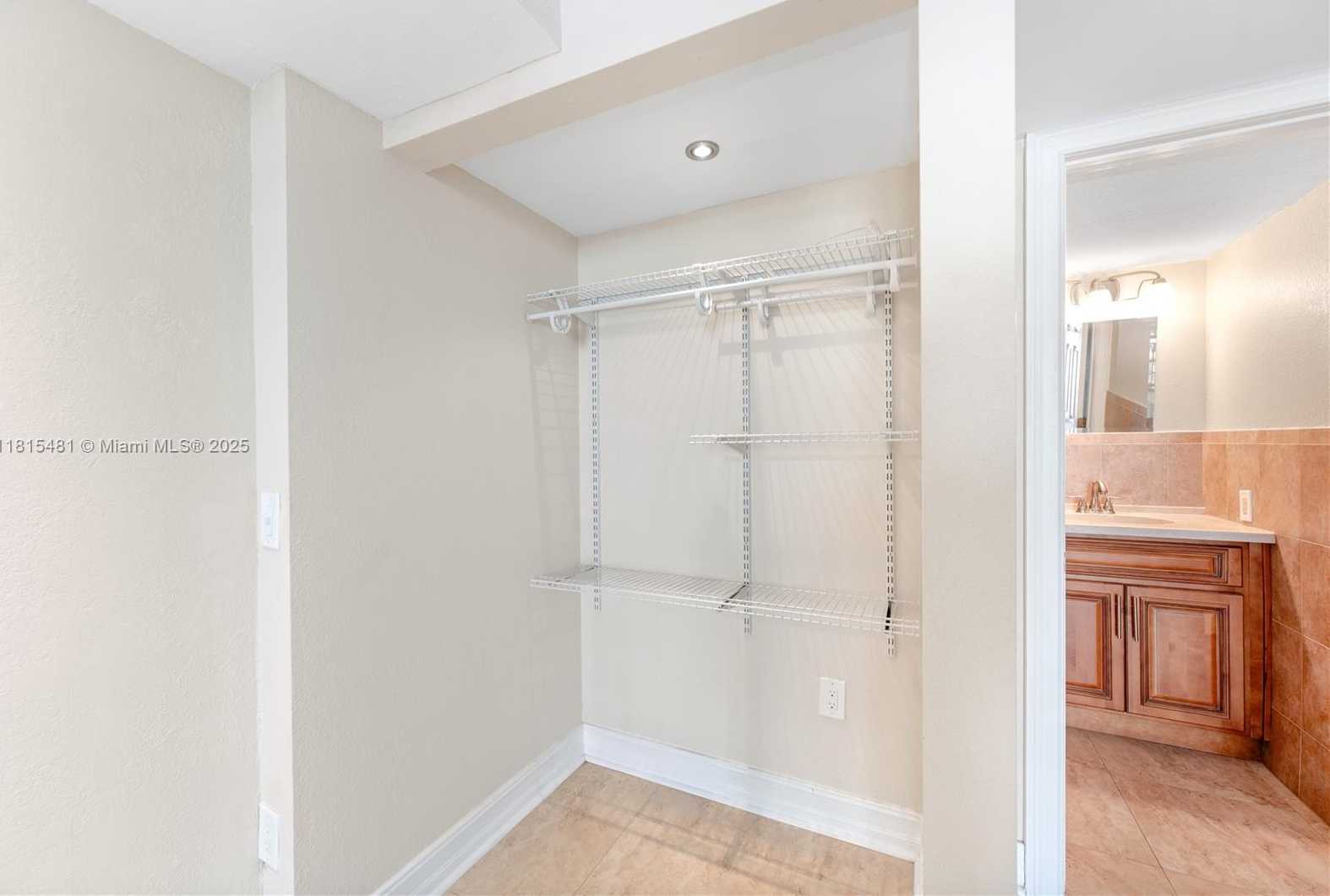 Small Image of 540 BRICKELL KEY DR #600, Miami Number 12