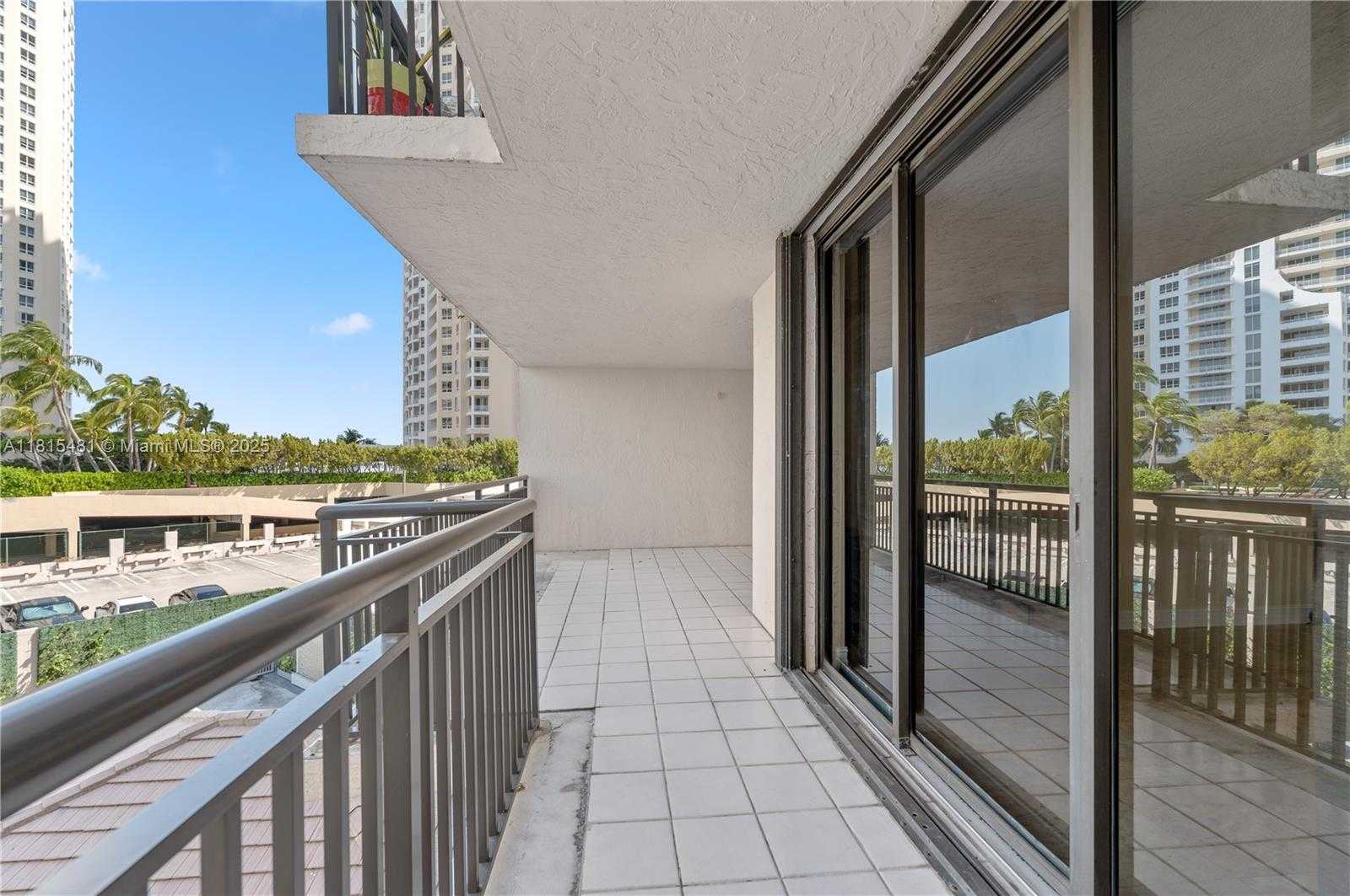 Small Image of 540 BRICKELL KEY DR #600, Miami Number 14