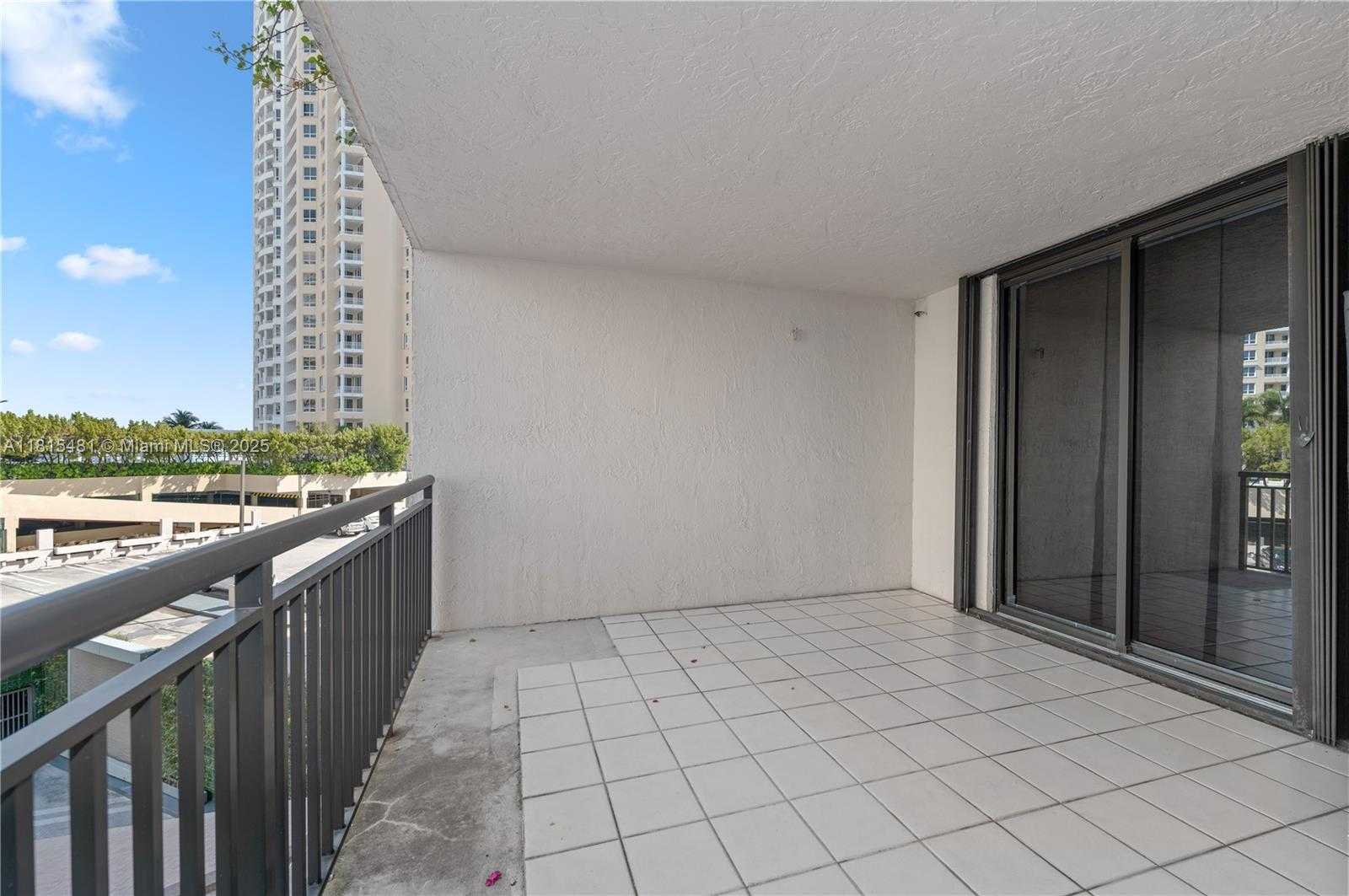 Small Image of 540 BRICKELL KEY DR #600, Miami Number 15