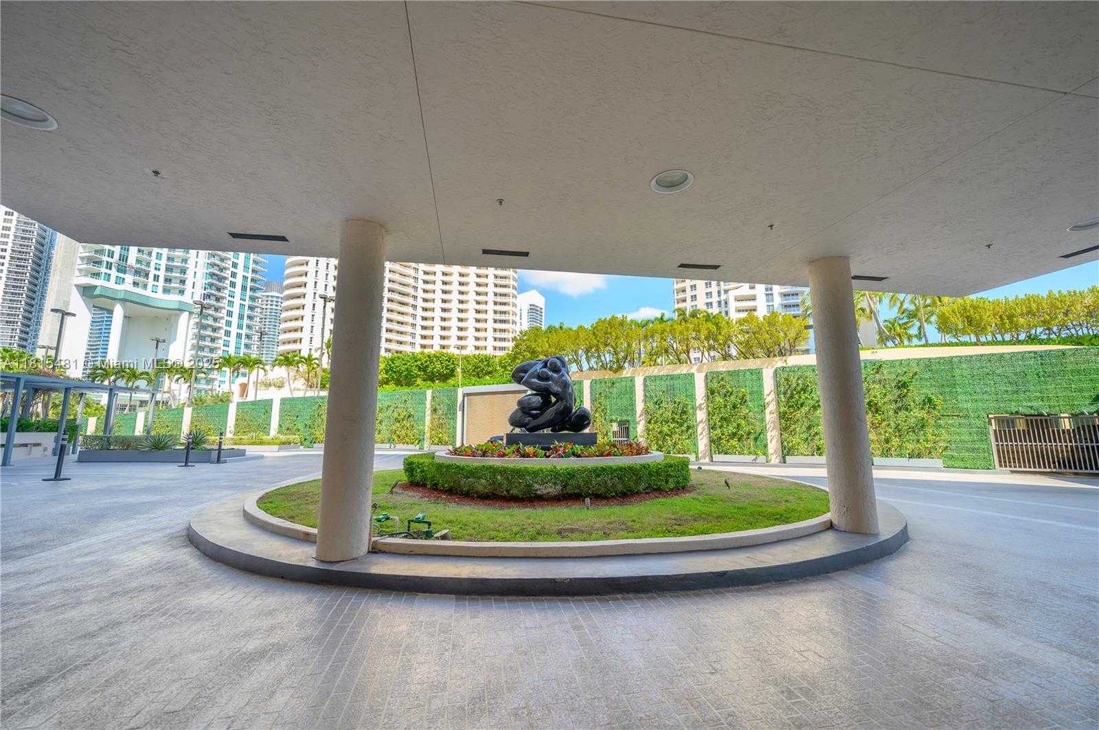 Small Image of 540 BRICKELL KEY DR #600, Miami Number 28