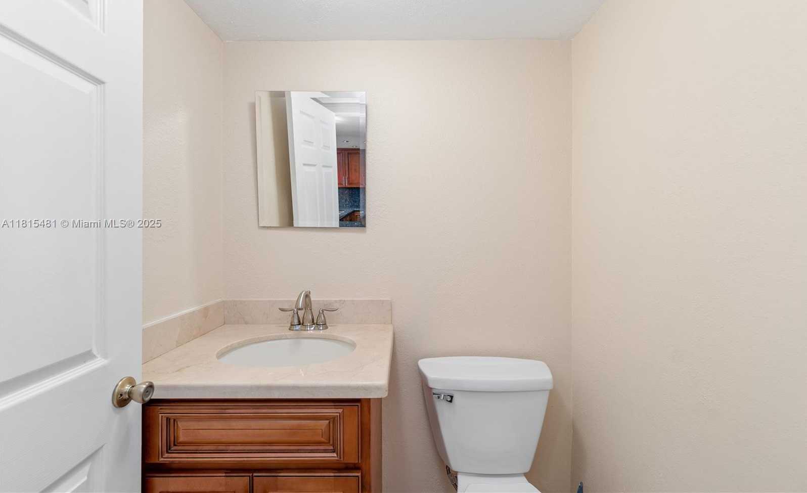 Small Image of 540 BRICKELL KEY DR #600, Miami Number 9