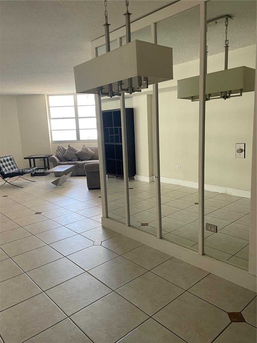 Small Image of 801 BRICKELL BAY DR #767, Miami Number 2