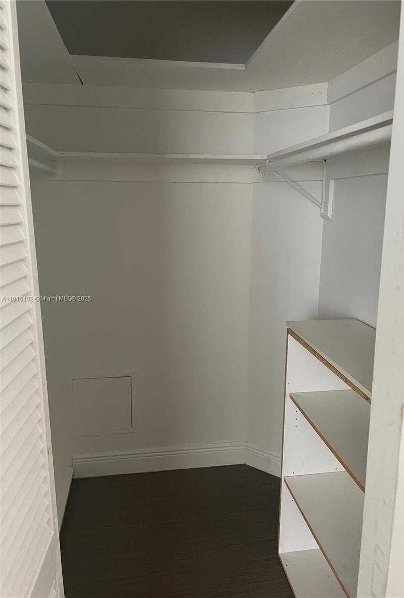 Small Image of 801 BRICKELL BAY DR #767, Miami Number 6
