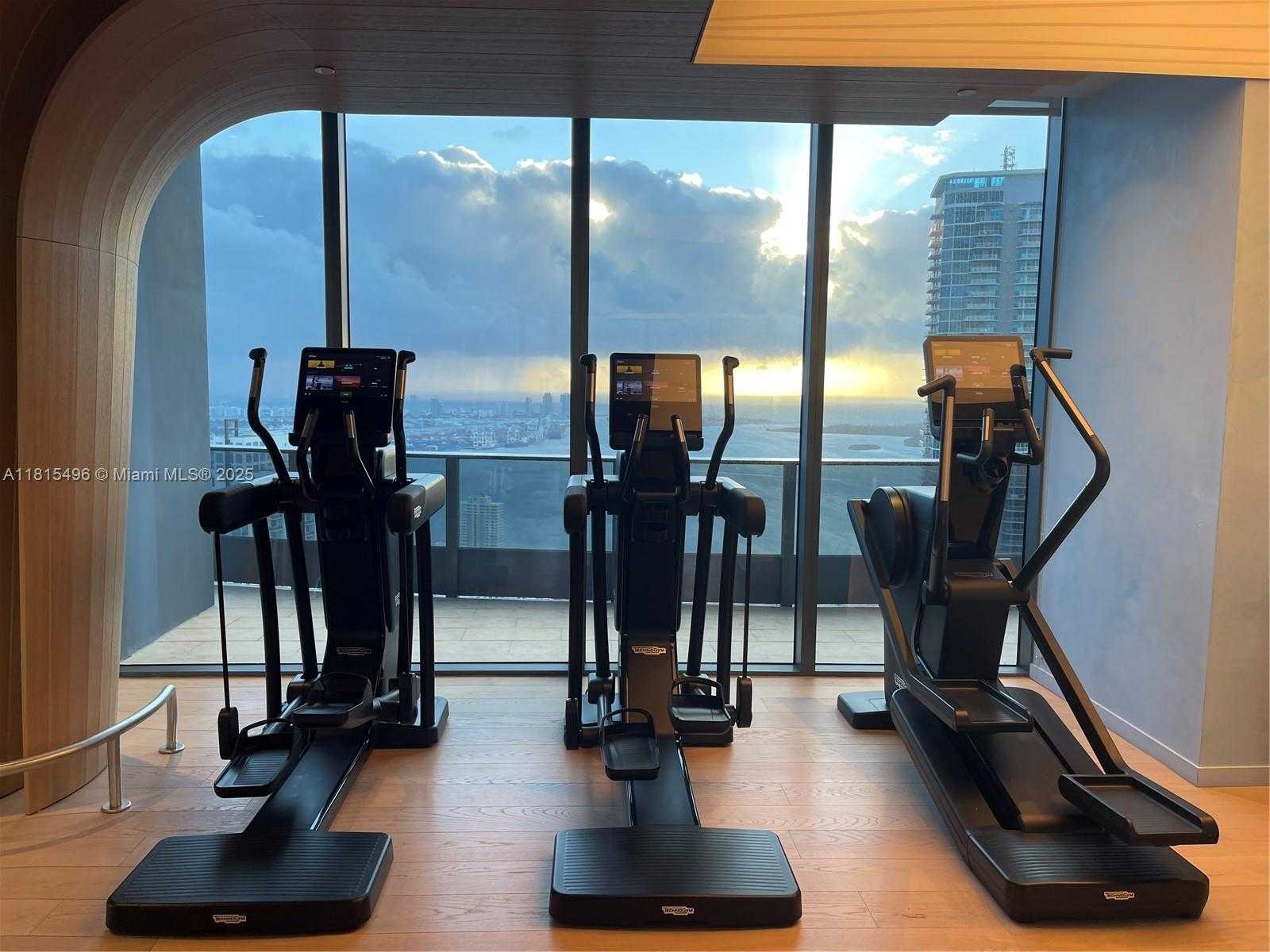 Small Image of 1000 BRICKELL PLZ #3507, Miami Number 19