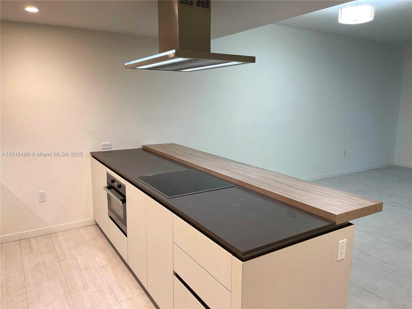 Small Image of 1000 BRICKELL PLZ #3507, Miami Number 4