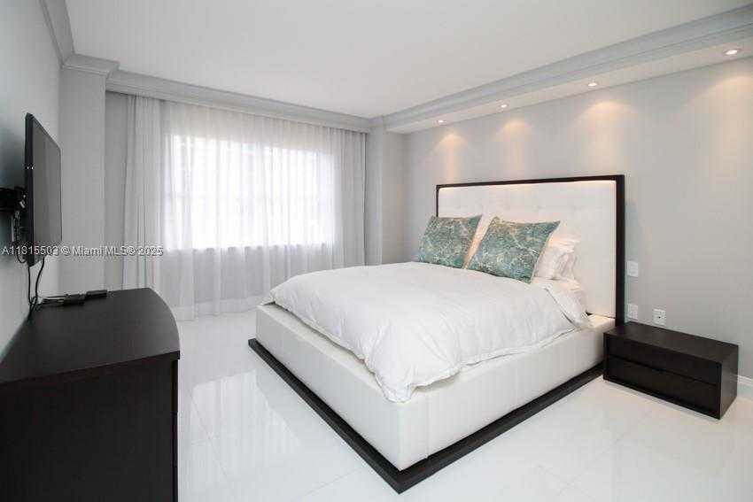 Small Image of 9801 COLLINS AVE #9W, Bal Harbour Number 11