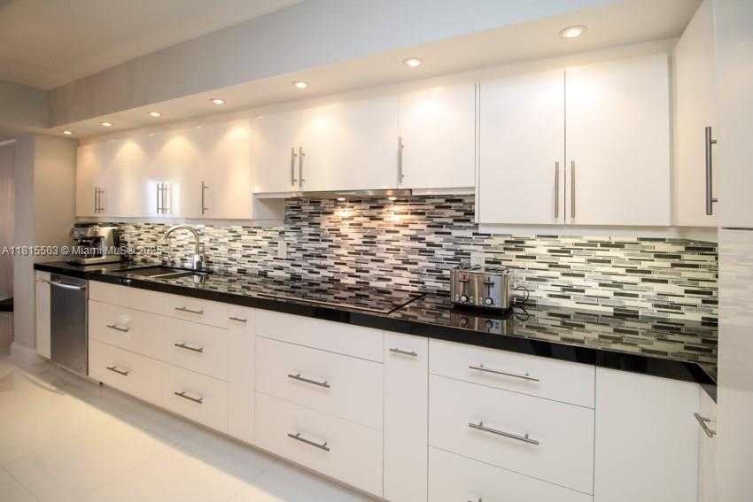 Small Image of 9801 COLLINS AVE #9W, Bal Harbour Number 6