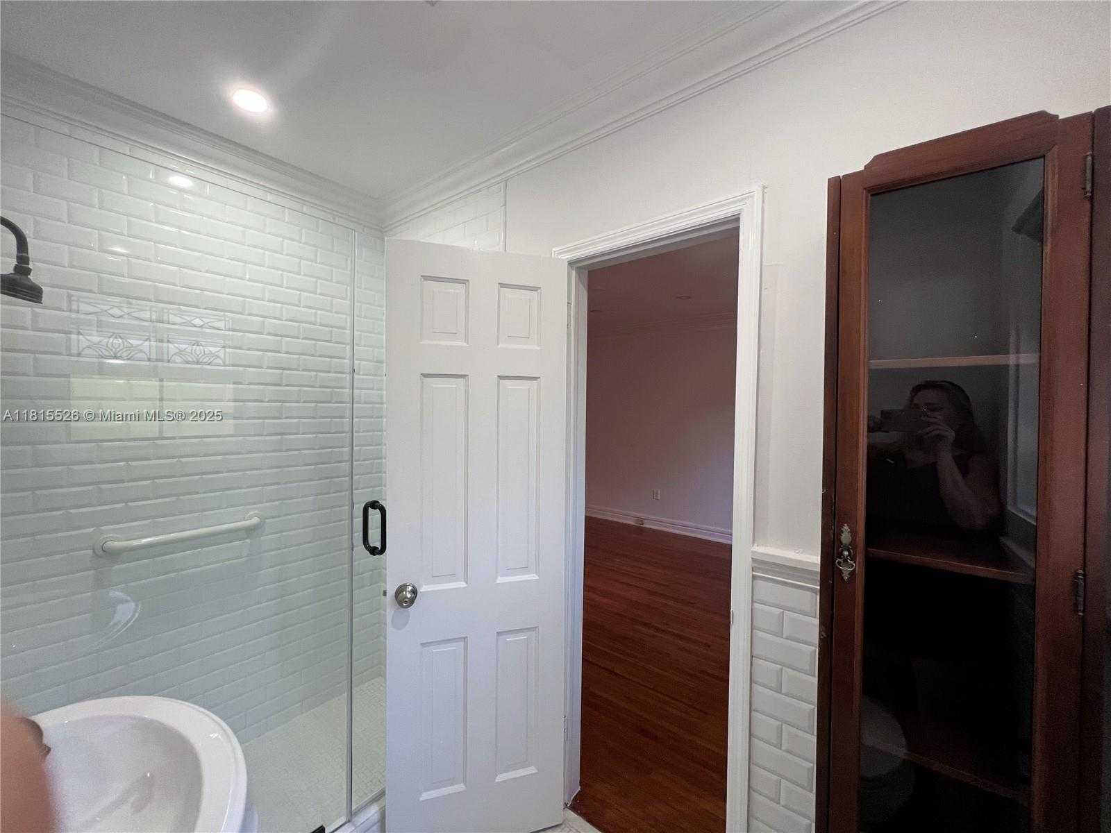 Small Image of 1452 URBINO AVE, Coral Gables Number 11