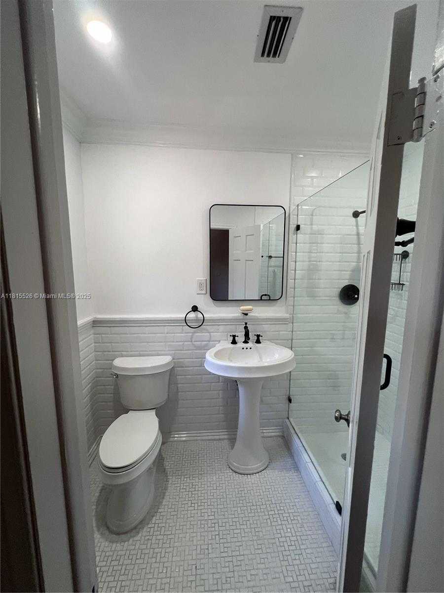 Small Image of 1452 URBINO AVE, Coral Gables Number 13