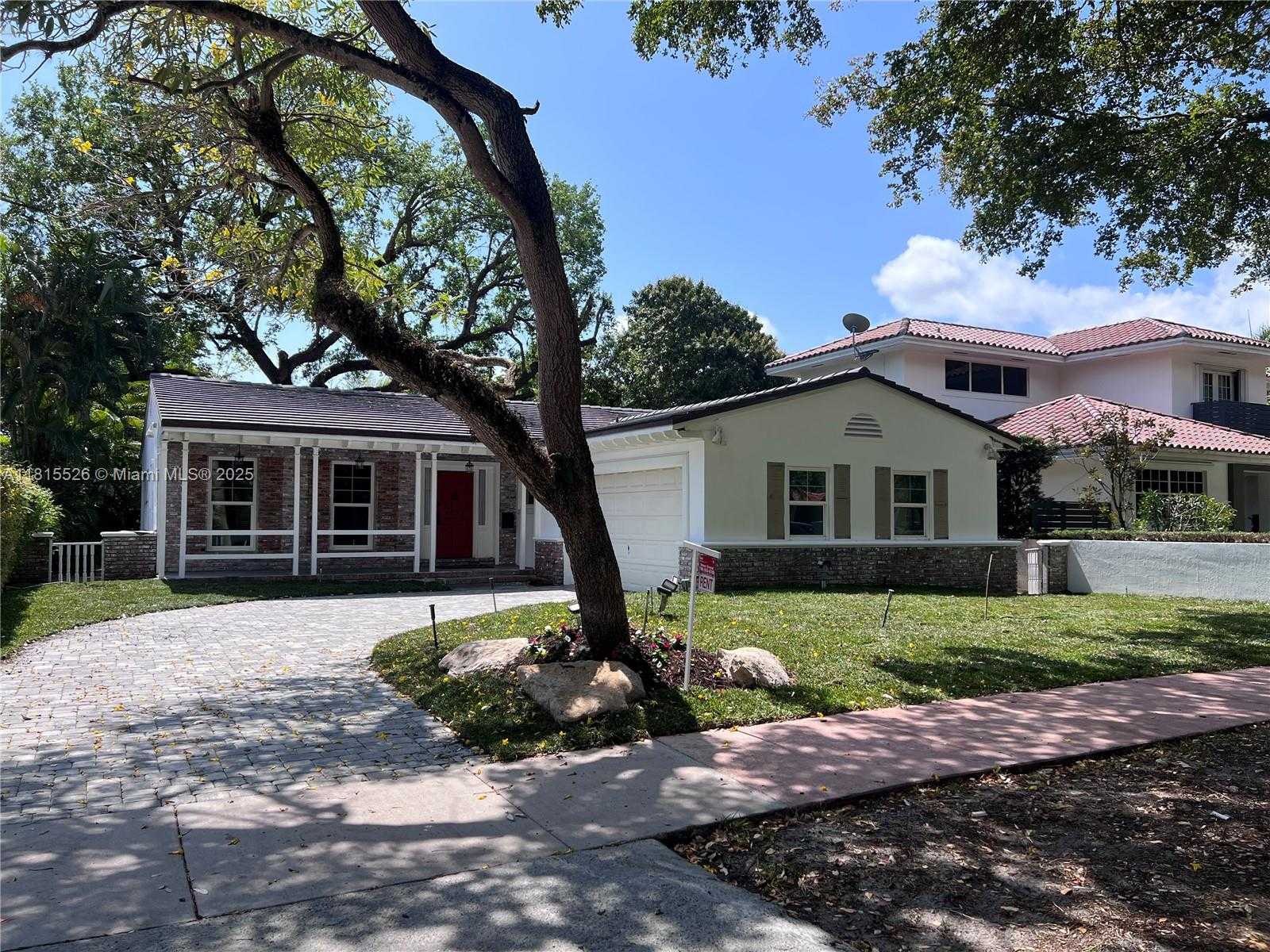 Small Image of 1452 URBINO AVE, Coral Gables Number 19