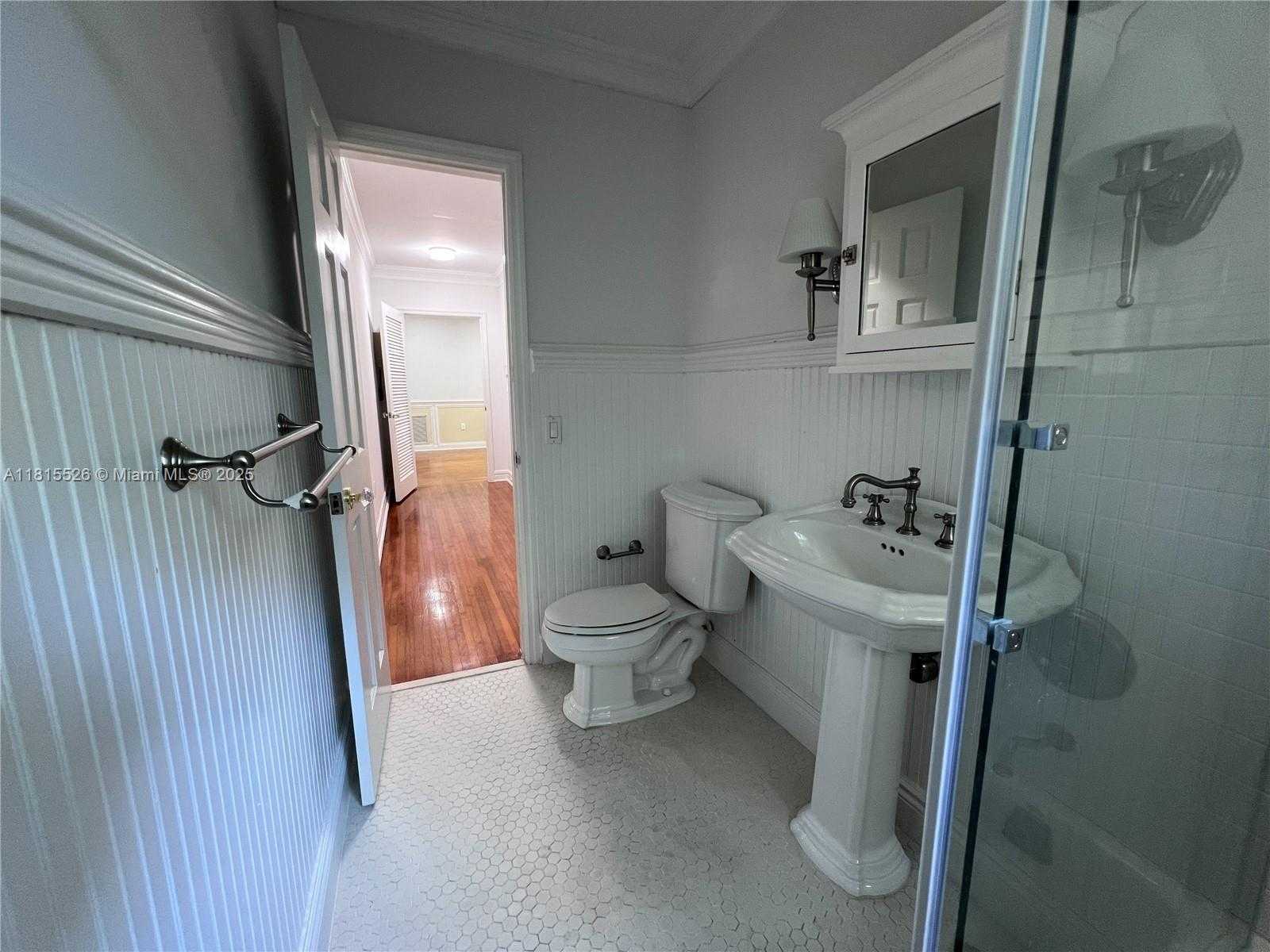 Small Image of 1452 URBINO AVE, Coral Gables Number 20
