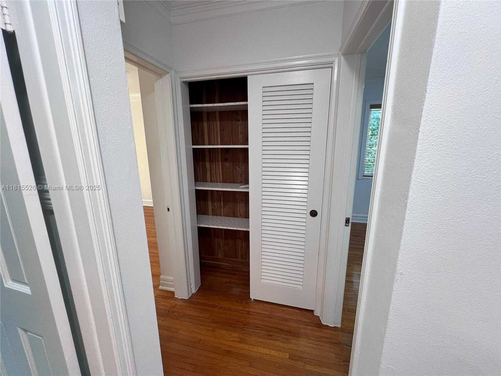 Small Image of 1452 URBINO AVE, Coral Gables Number 23