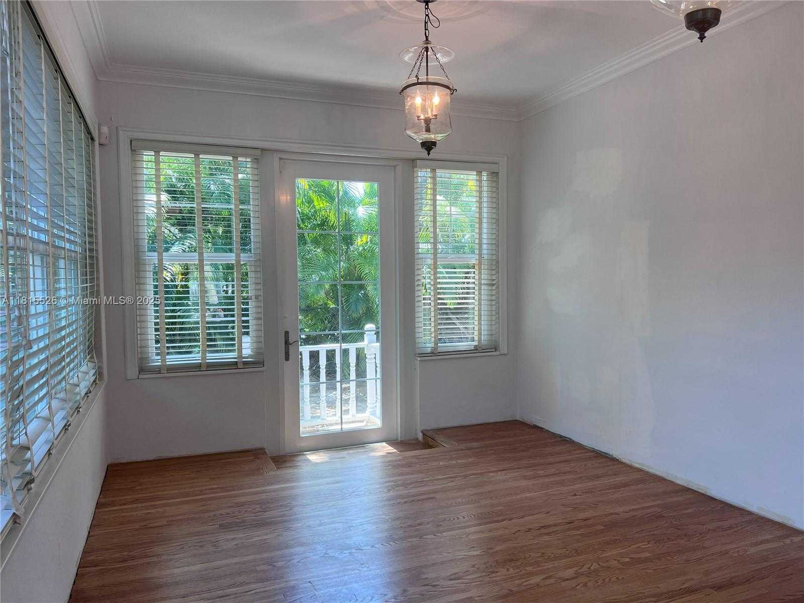 Small Image of 1452 URBINO AVE, Coral Gables Number 27