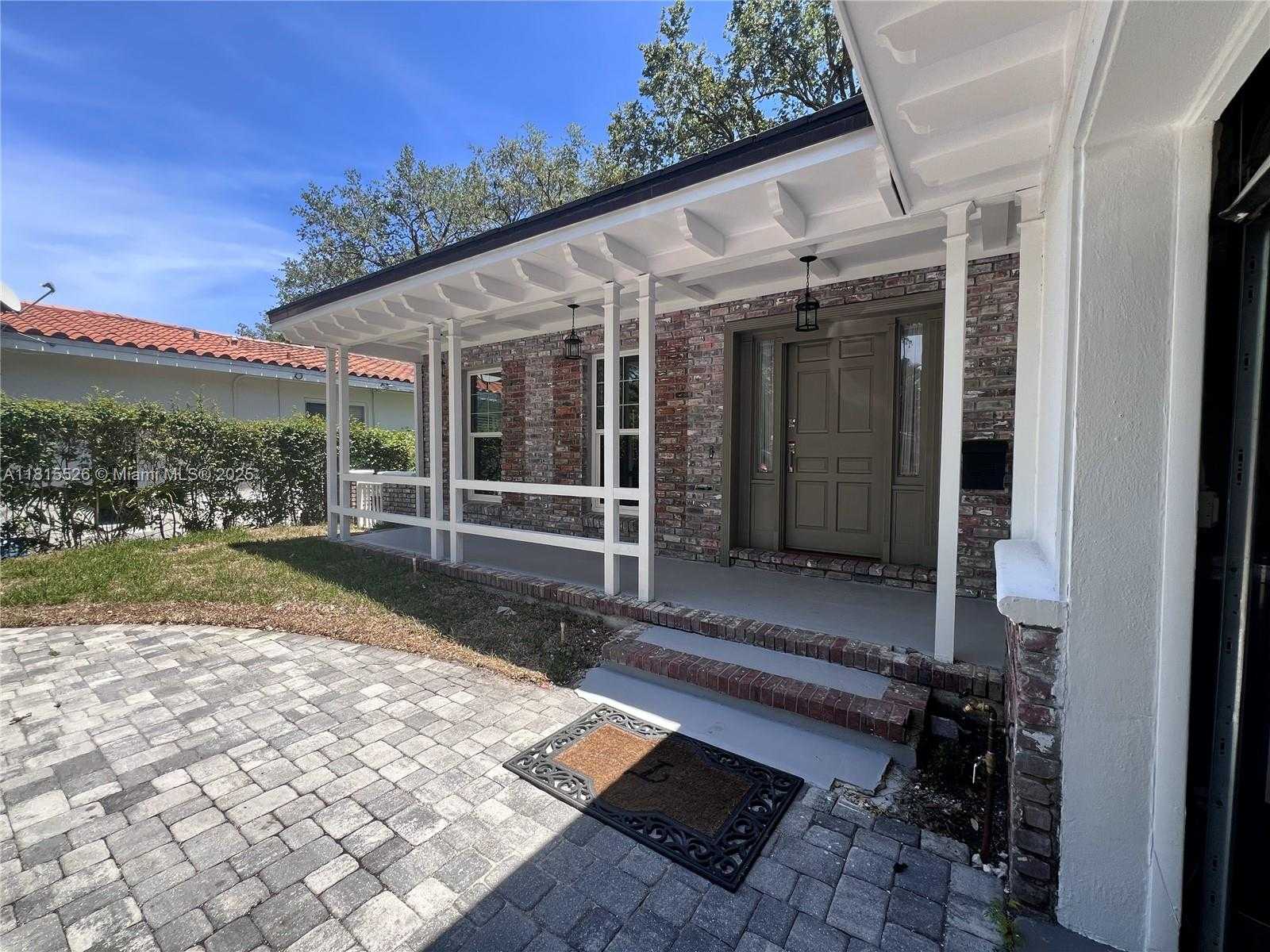 Small Image of 1452 URBINO AVE, Coral Gables Number 7