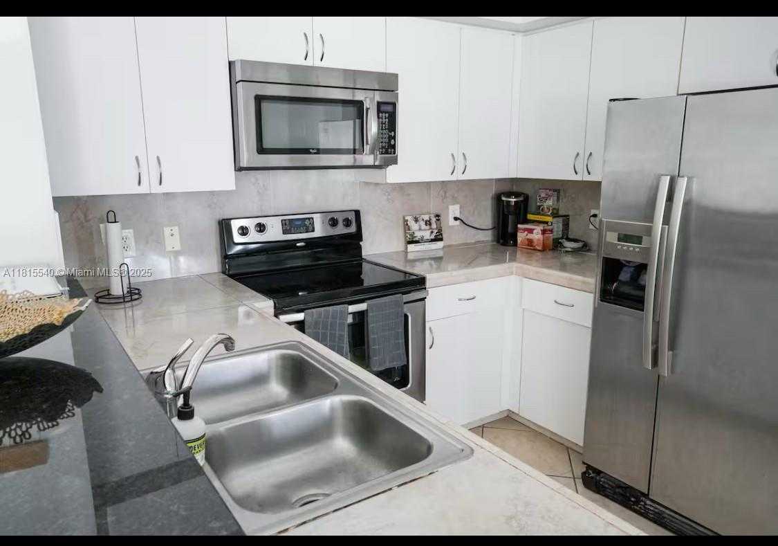 Small Image of 19601 EAST COUNTRY CLUB DRIVE #7-203, Aventura Number 3