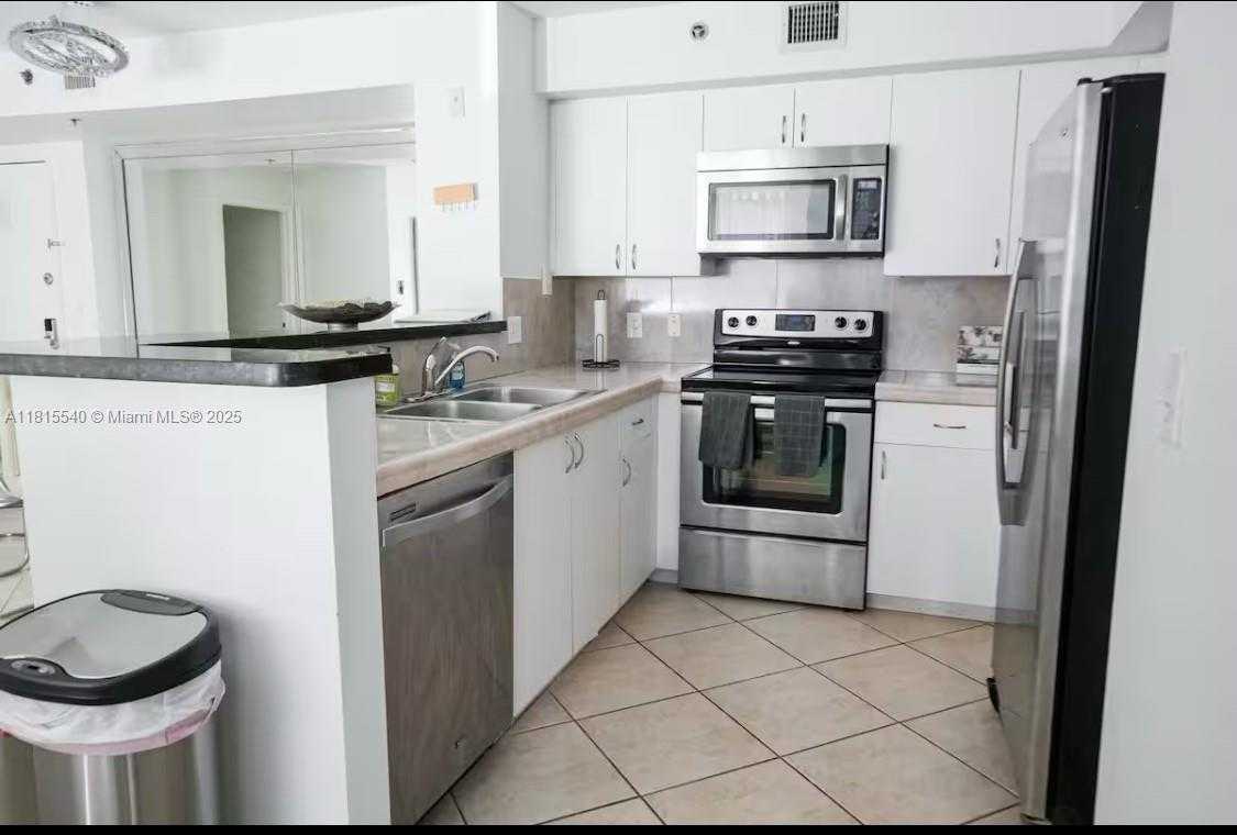 Small Image of 19601 EAST COUNTRY CLUB DRIVE #7-203, Aventura Number 4