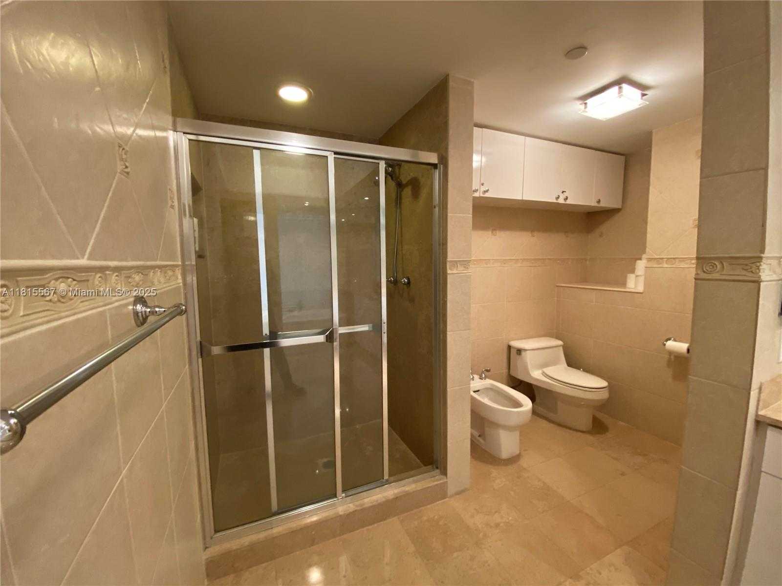 Small Image of 4779 COLLINS AV #3008, Miami Beach Number 16