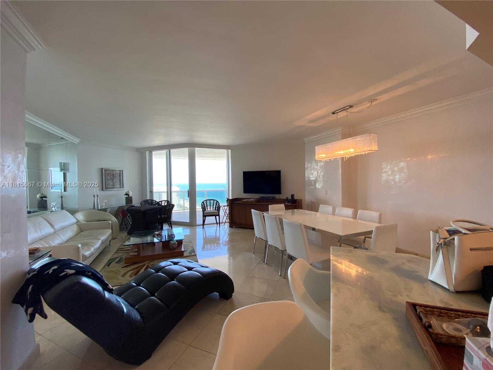 Small Image of 4779 COLLINS AV #3008, Miami Beach Number 17