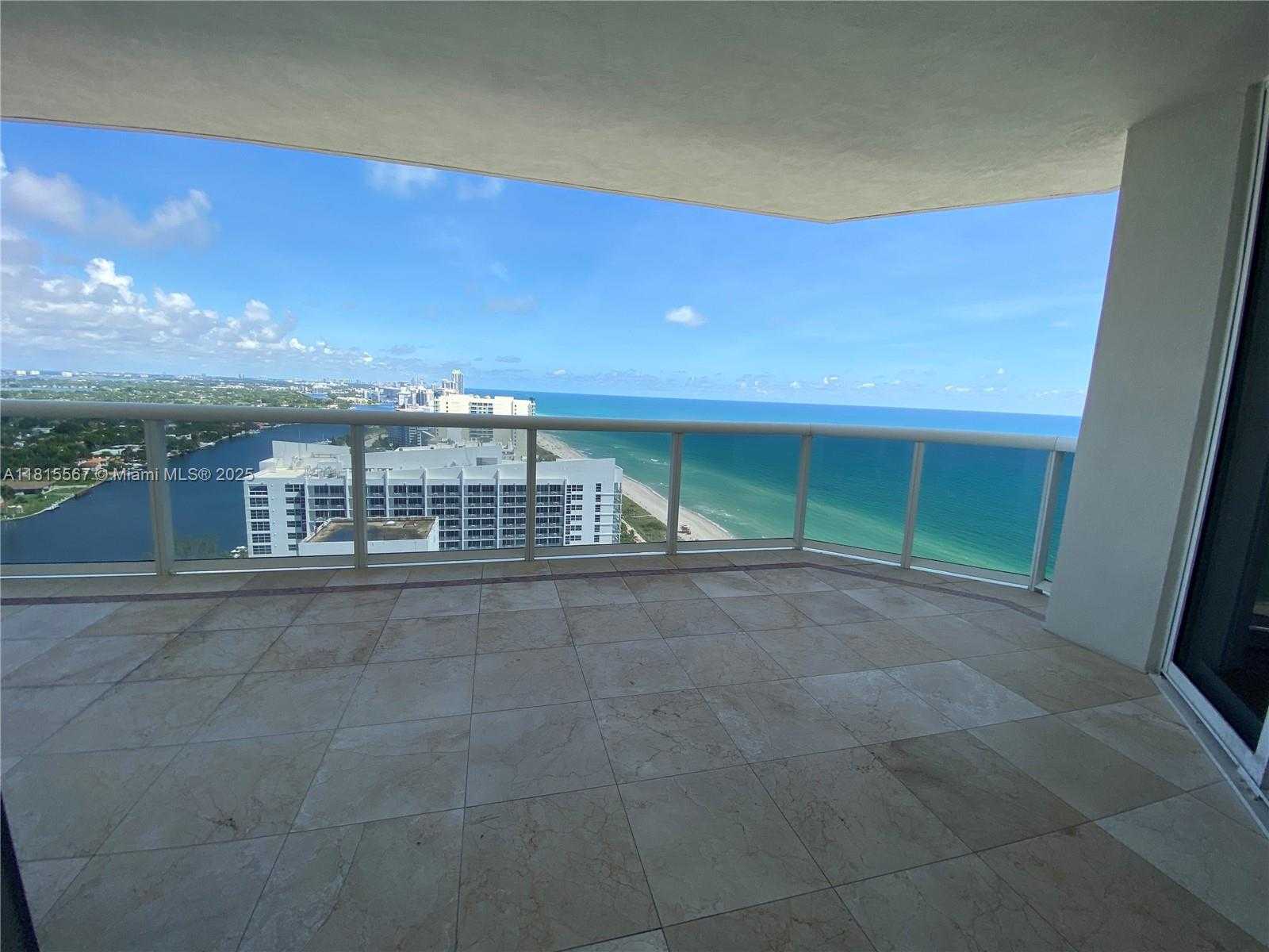 Small Image of 4779 COLLINS AV #3008, Miami Beach Number 19