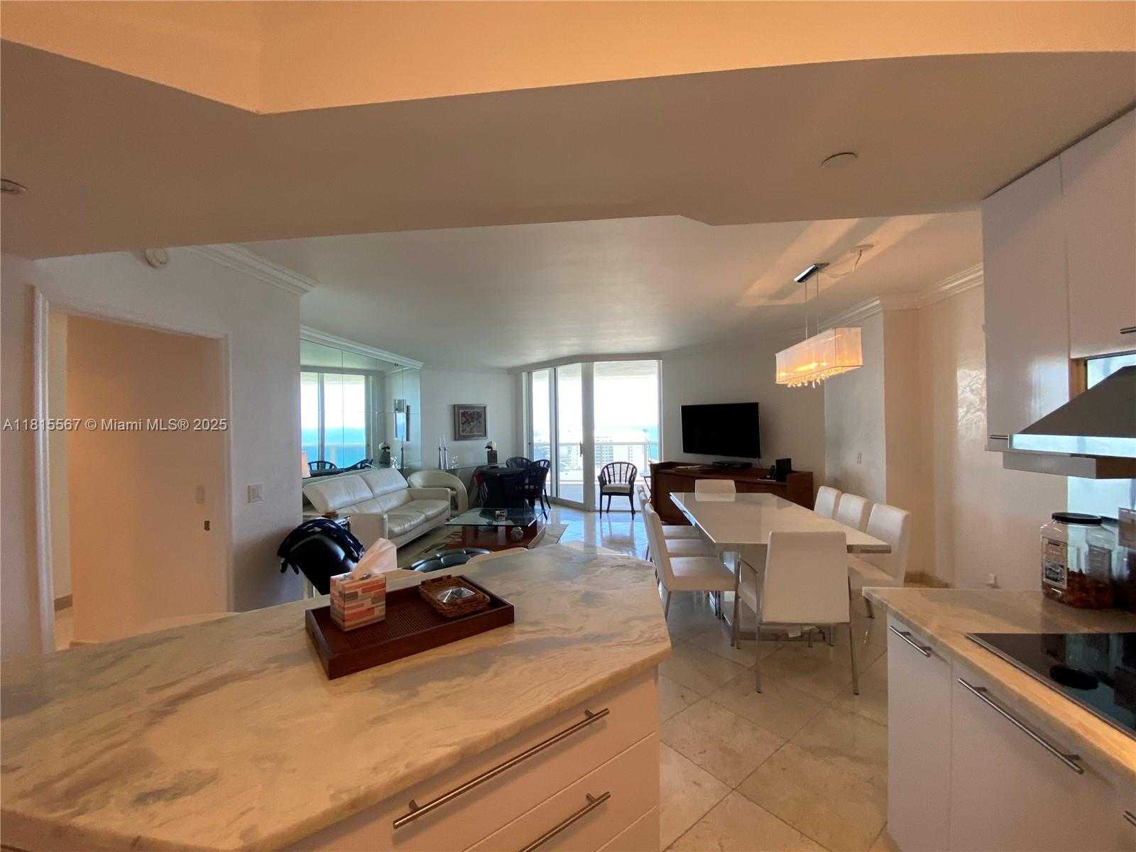 Small Image of 4779 COLLINS AV #3008, Miami Beach Number 24