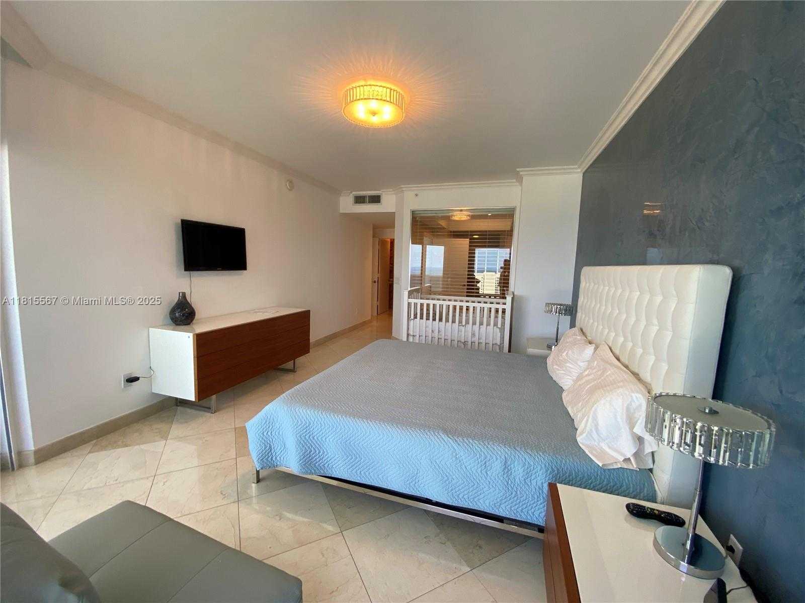 Small Image of 4779 COLLINS AV #3008, Miami Beach Number 27