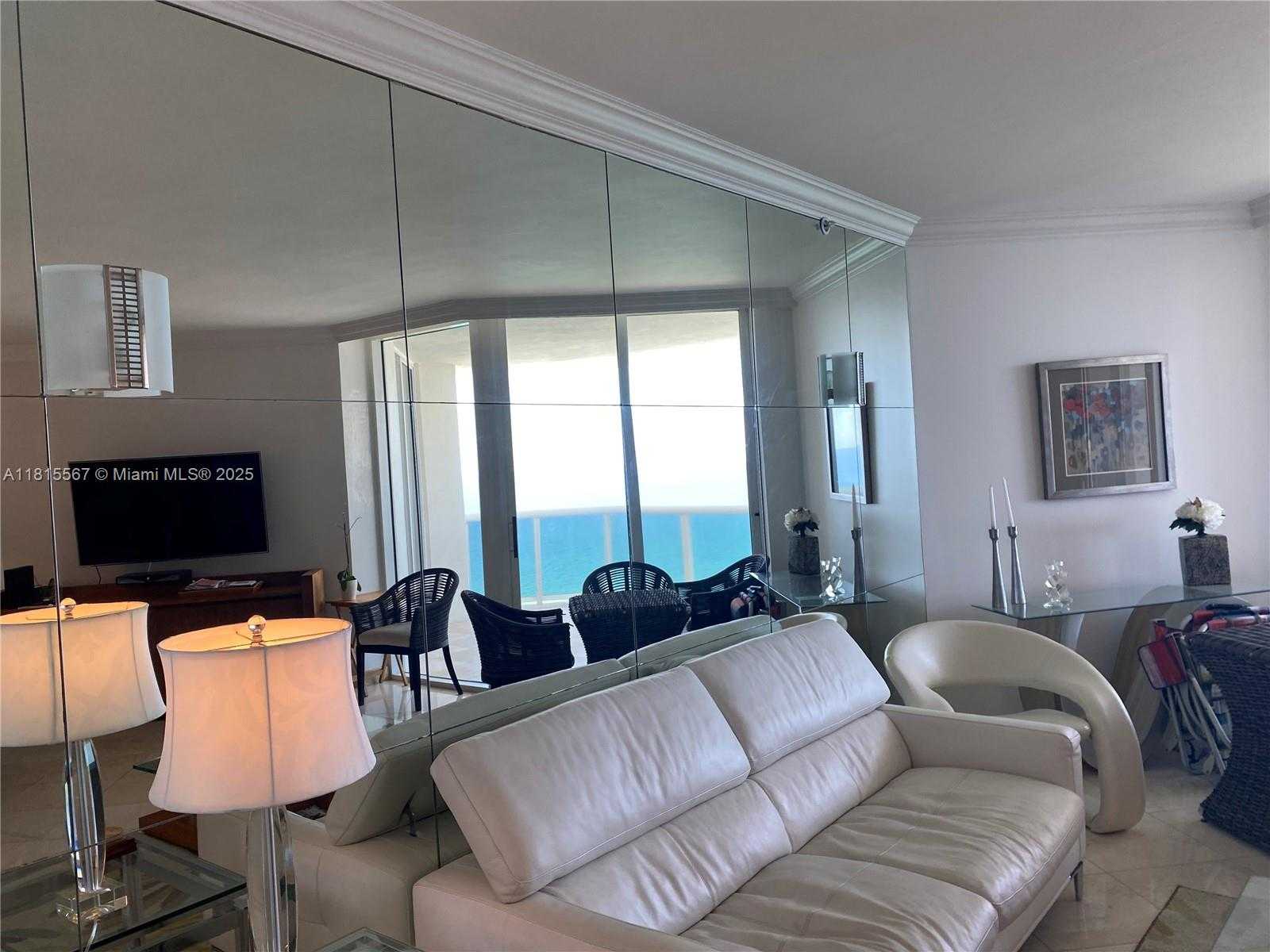 Small Image of 4779 COLLINS AV #3008, Miami Beach Number 31