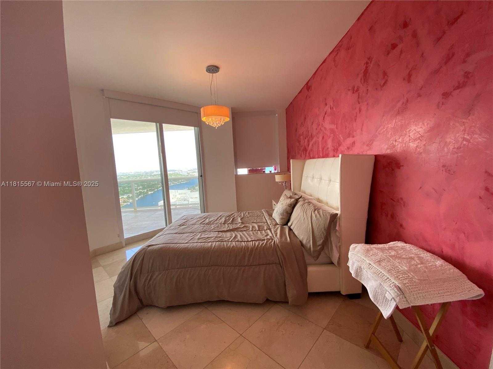 Small Image of 4779 COLLINS AV #3008, Miami Beach Number 8