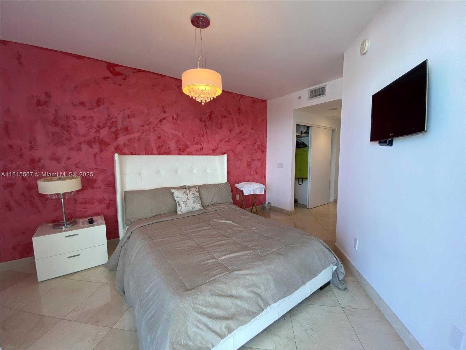 Small Image of 4779 COLLINS AV #3008, Miami Beach Number 9