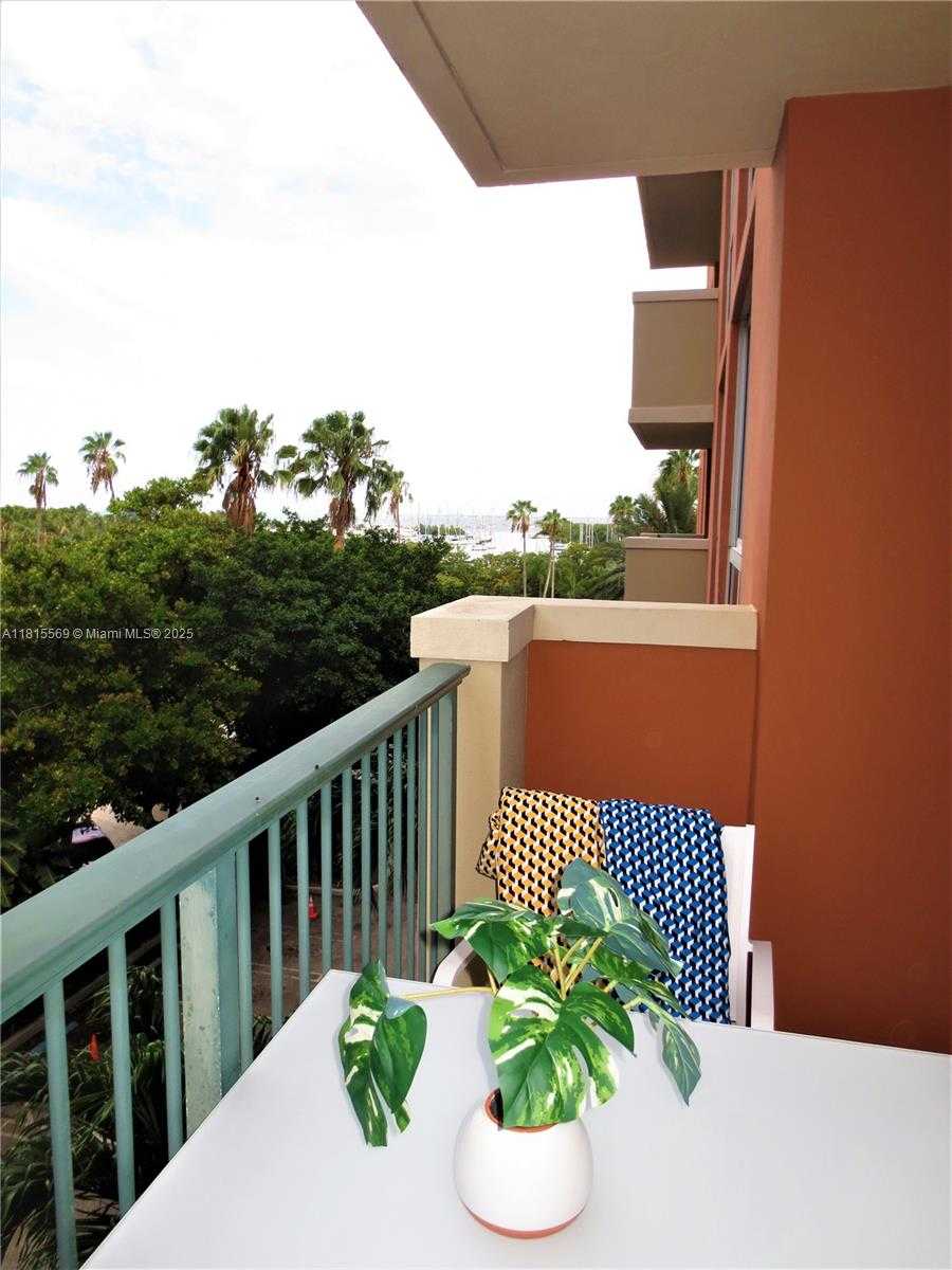Small Image of 2951 SOUTH BAYSHORE DR #505, Miami Number 12