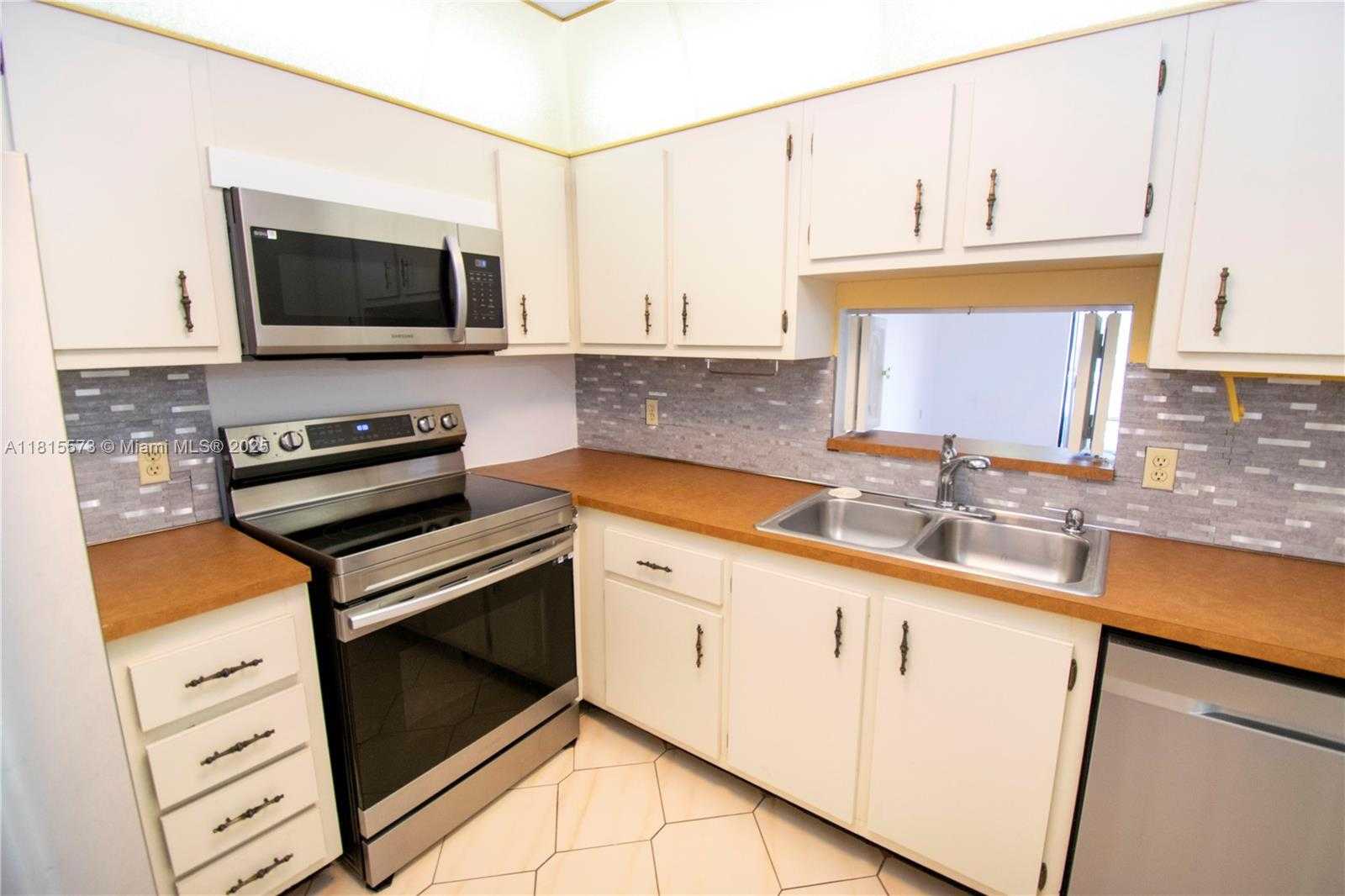 Small Image of 130 SOUTH SHORE #2F, Miami Beach Number 4