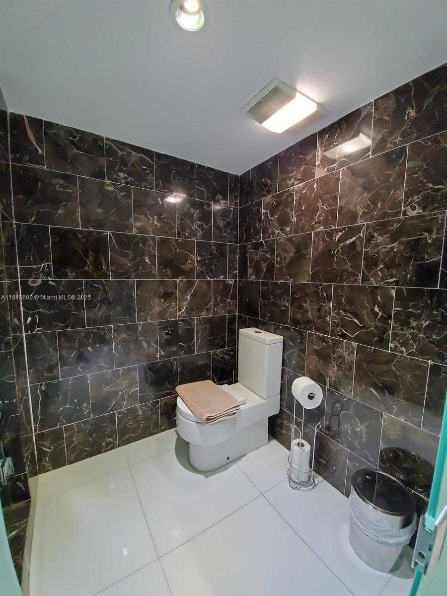 Small Image of 1717 NORTH BAYSHORE DR #A-3646, Miami Number 16