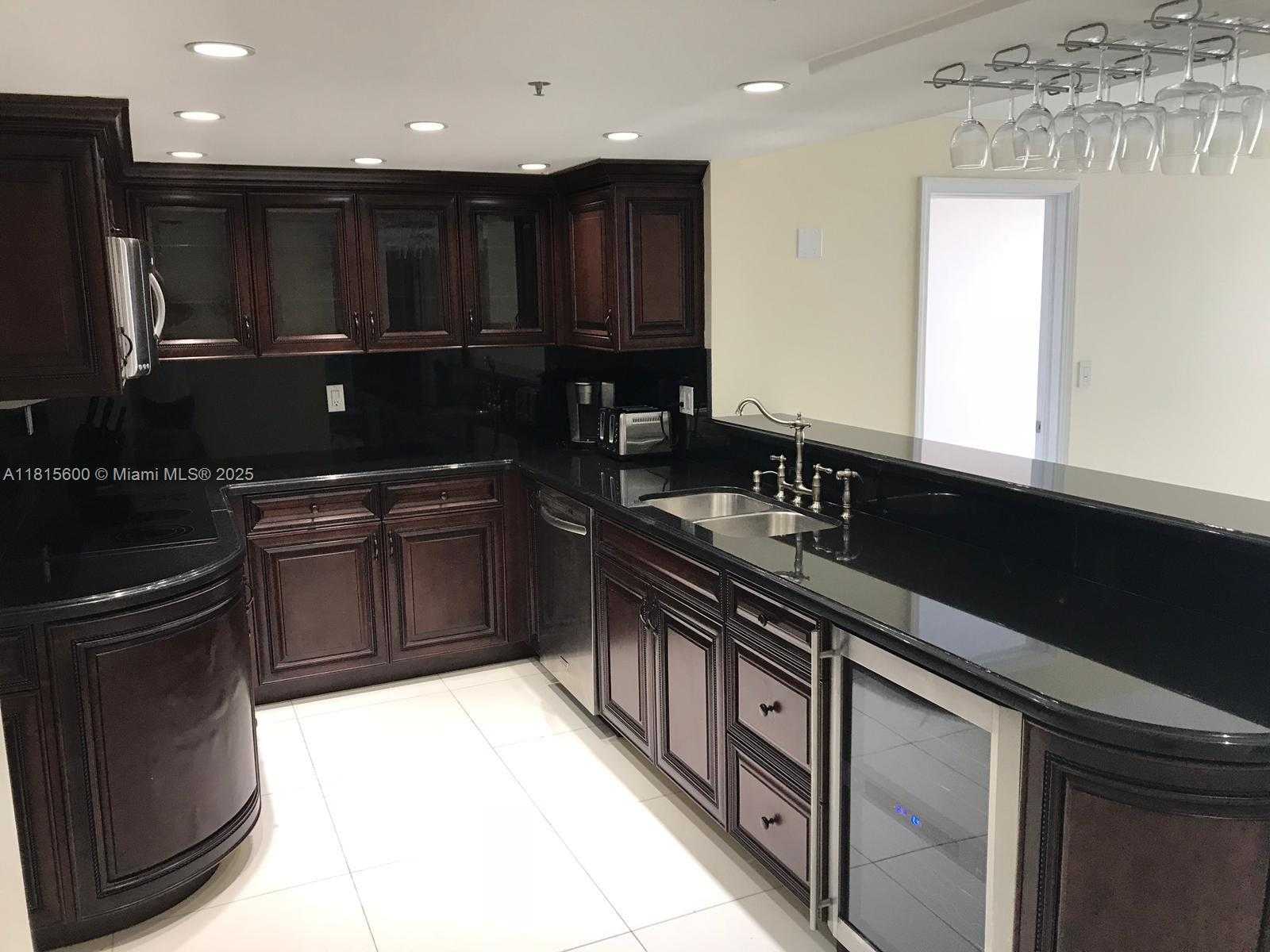 Small Image of 1717 NORTH BAYSHORE DR #A-3646, Miami Number 4