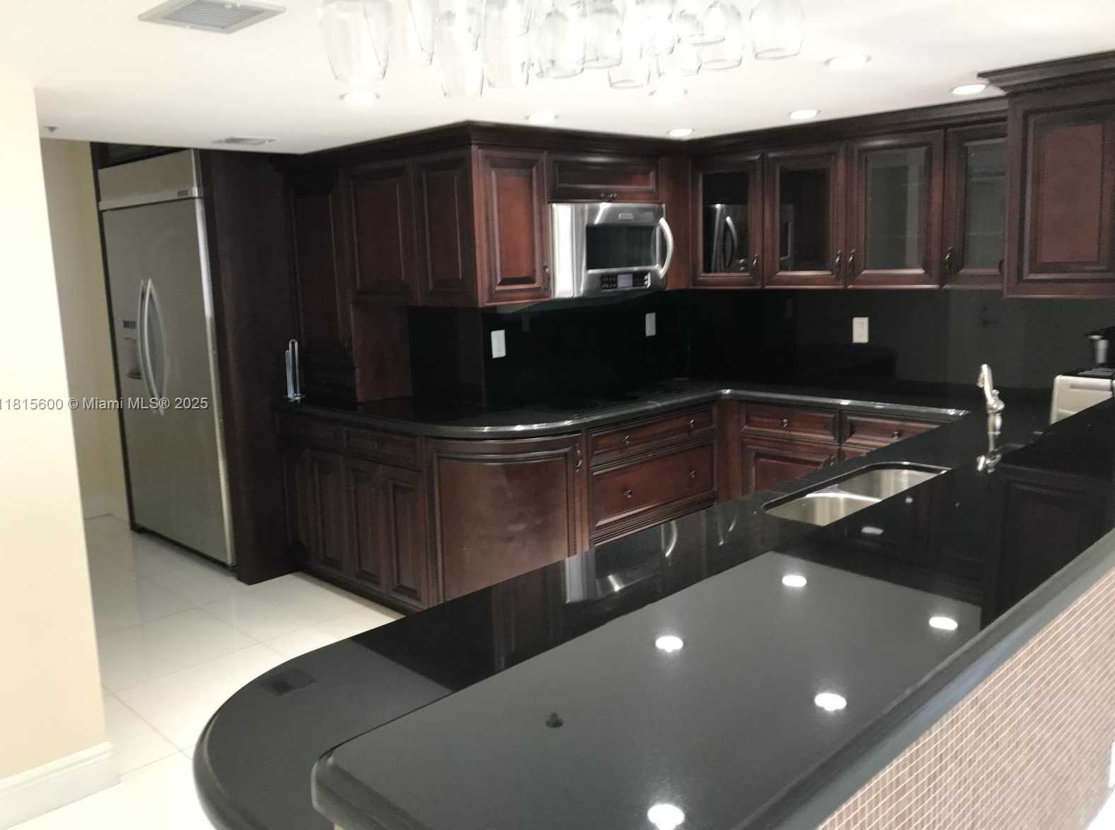 Small Image of 1717 NORTH BAYSHORE DR #A-3646, Miami Number 5